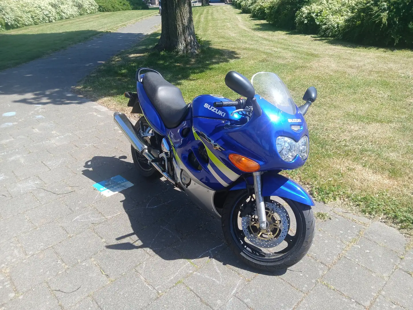 Suzuki GSX 600 Blauw - 1
