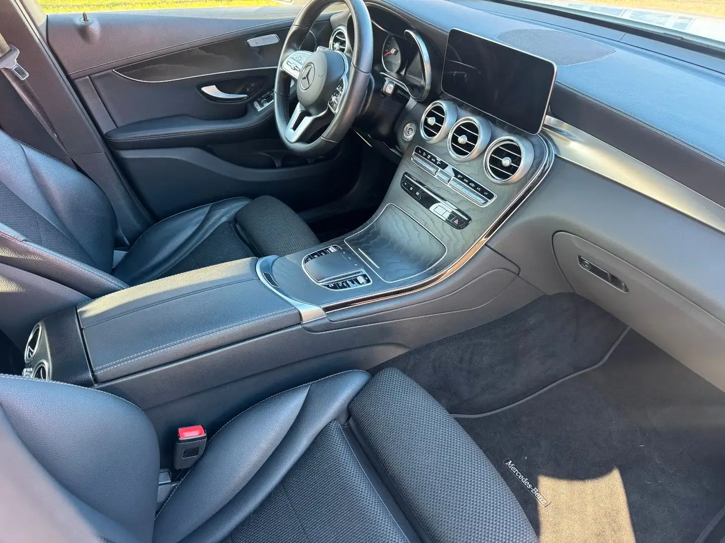 Mercedes-Benz GLC 220 d 4Matic LED AHK Kamera Elekt.Klappe Weiß - 2