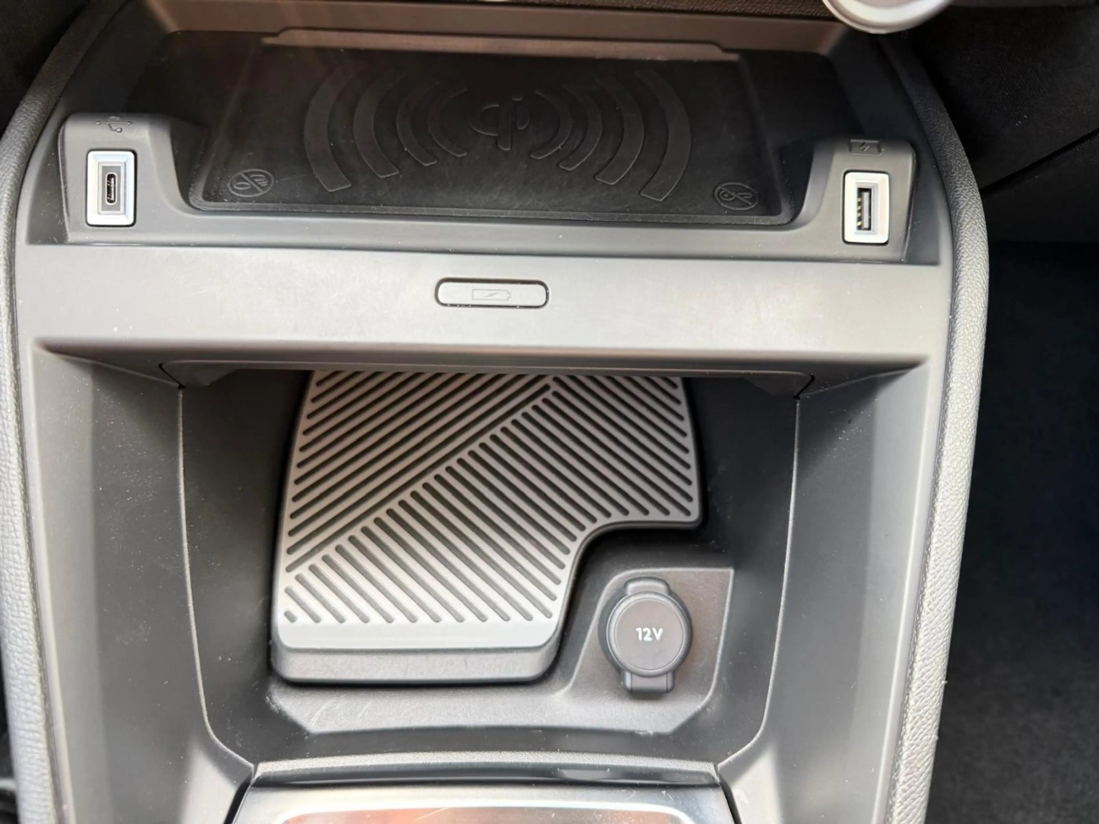 Citroen C4 1.2 PureTech 130 Max LED+Navi+SHZ+2xKlima+LM — photo 14
