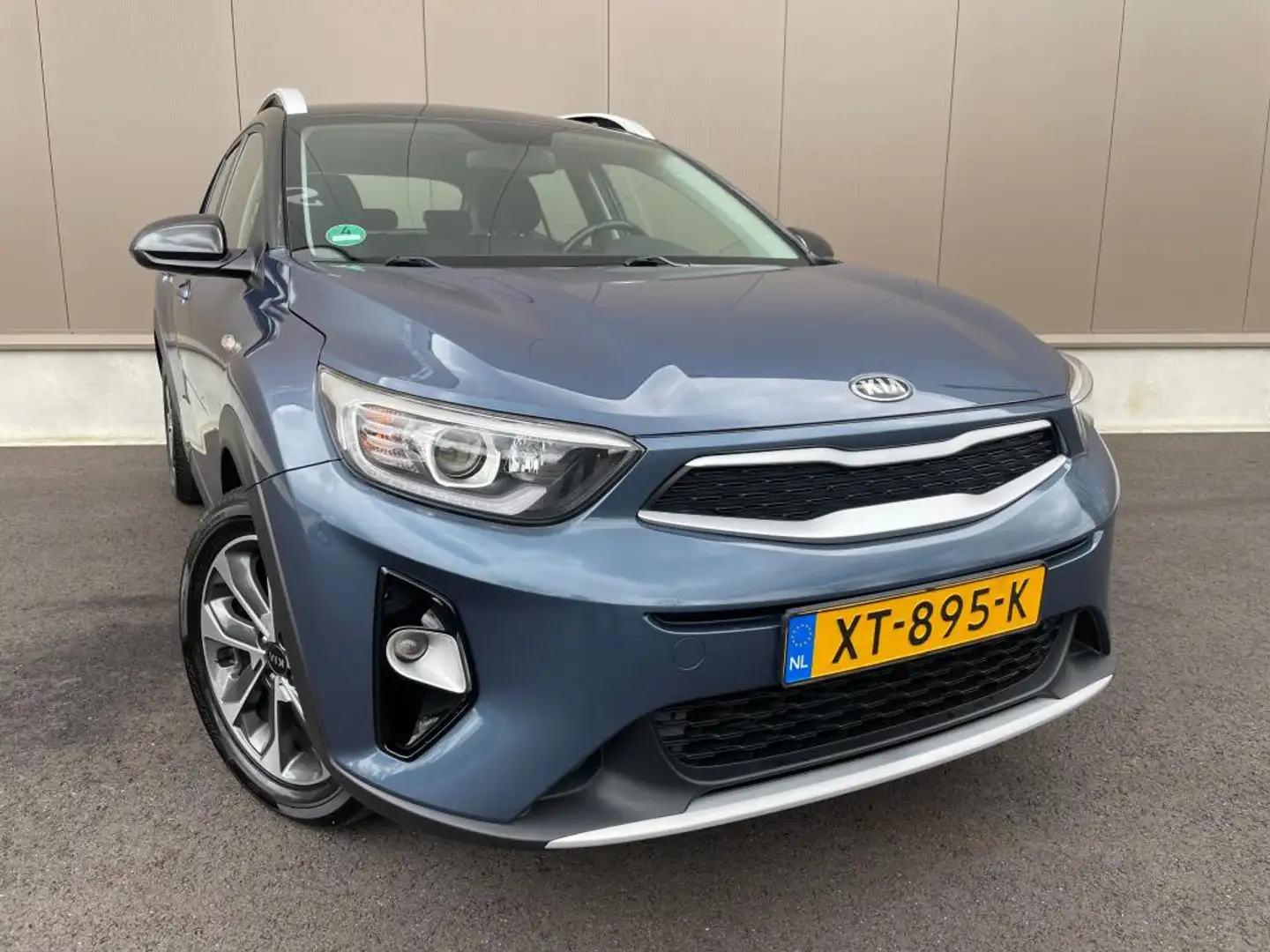 Kia Stonic 1.0 T-GDi Dynamic Line, parkeersensoren, mistlampe Blauw - 2