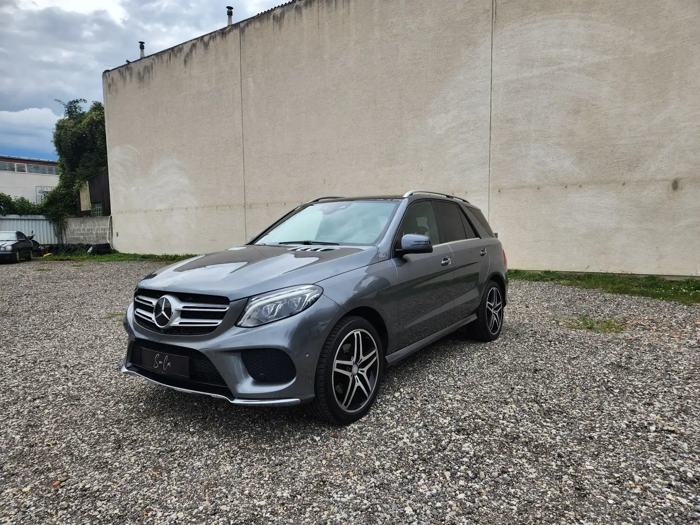 Mercedes-Benz GLE 350 d 4M AMG / Panorama / Sitzkühlung / Airmatic Grau - 1