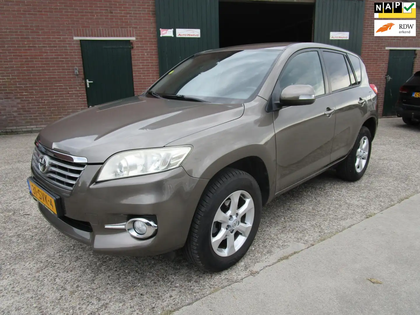 Toyota RAV 4 2.2 D-4D Dynamic 2WD clima lm trekhaak mooi Bruin - 1