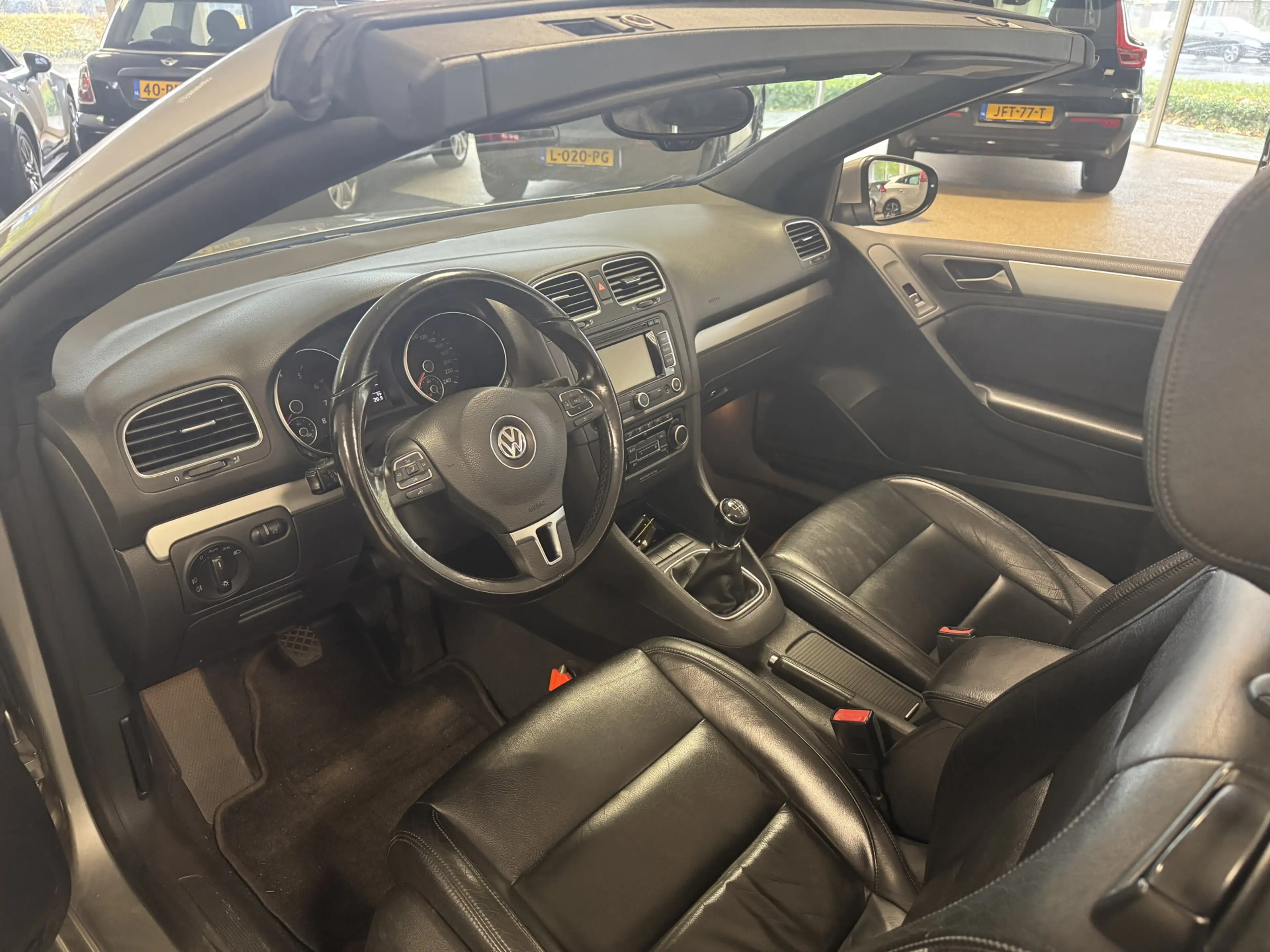 Volkswagen Golf Cabriolet 1.4 TSI — photo 8