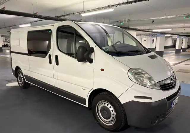 Renault Trafic view 3