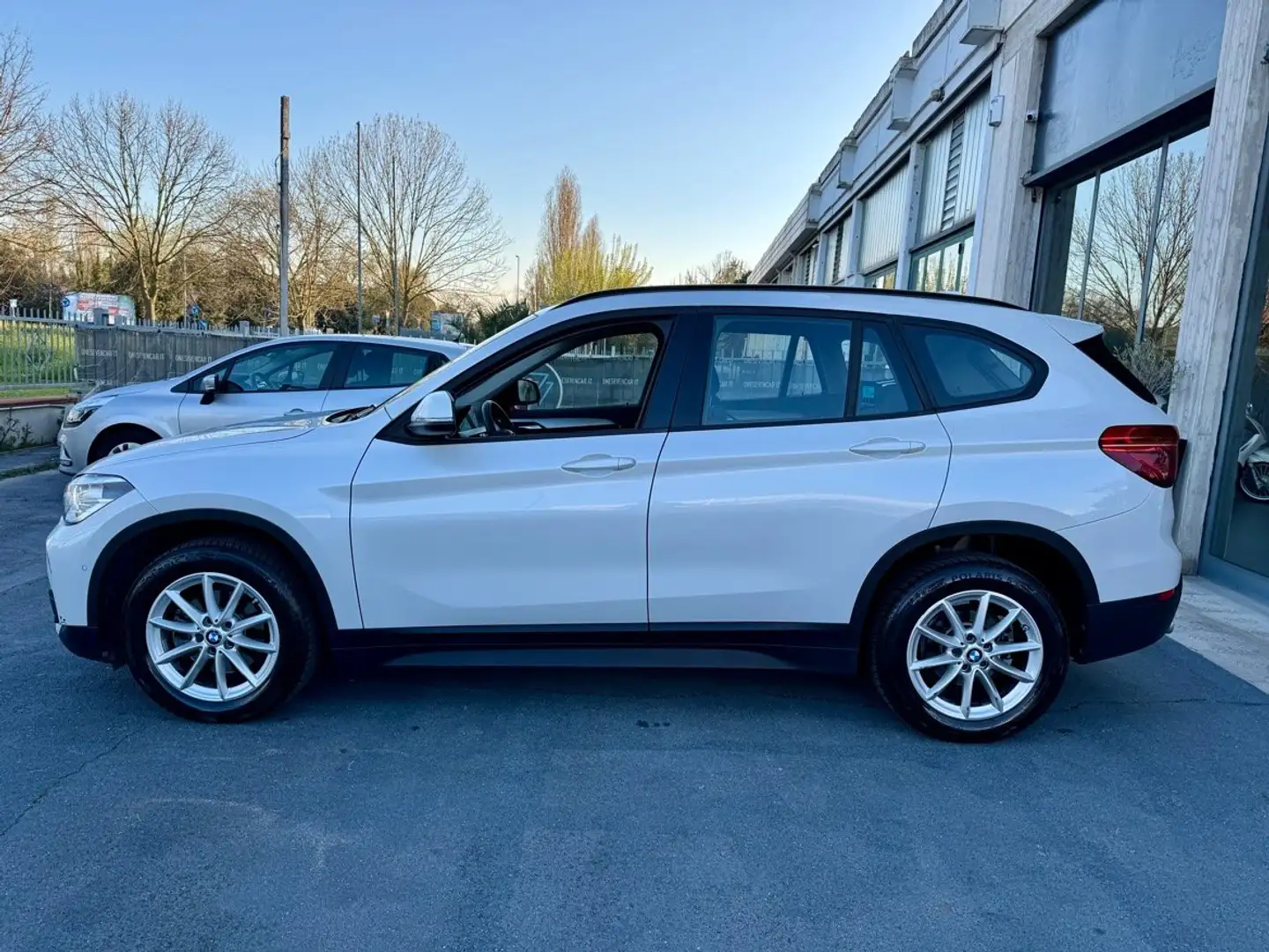 BMW X1 X1 sdrive18d Advantage auto my18 Blanc - 2
