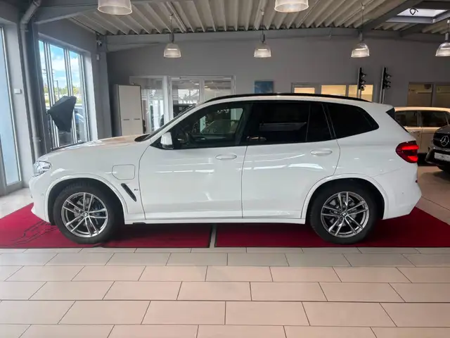BMW X3 view 2