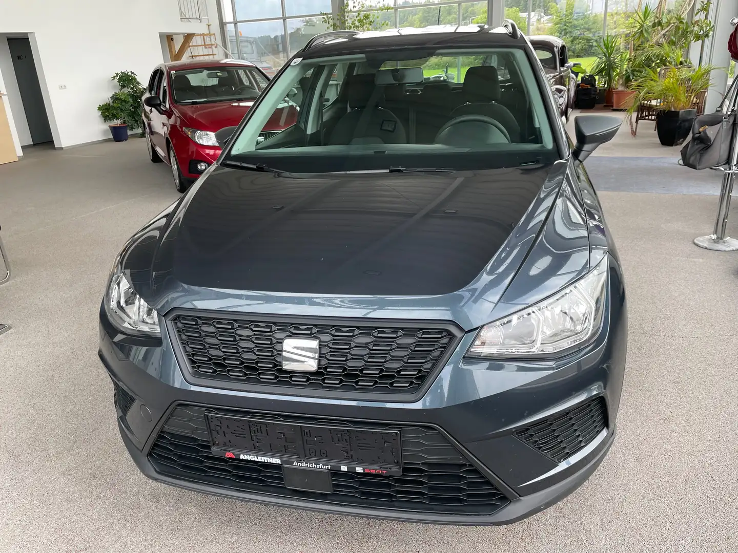 SEAT Arona Reference Grau - 1