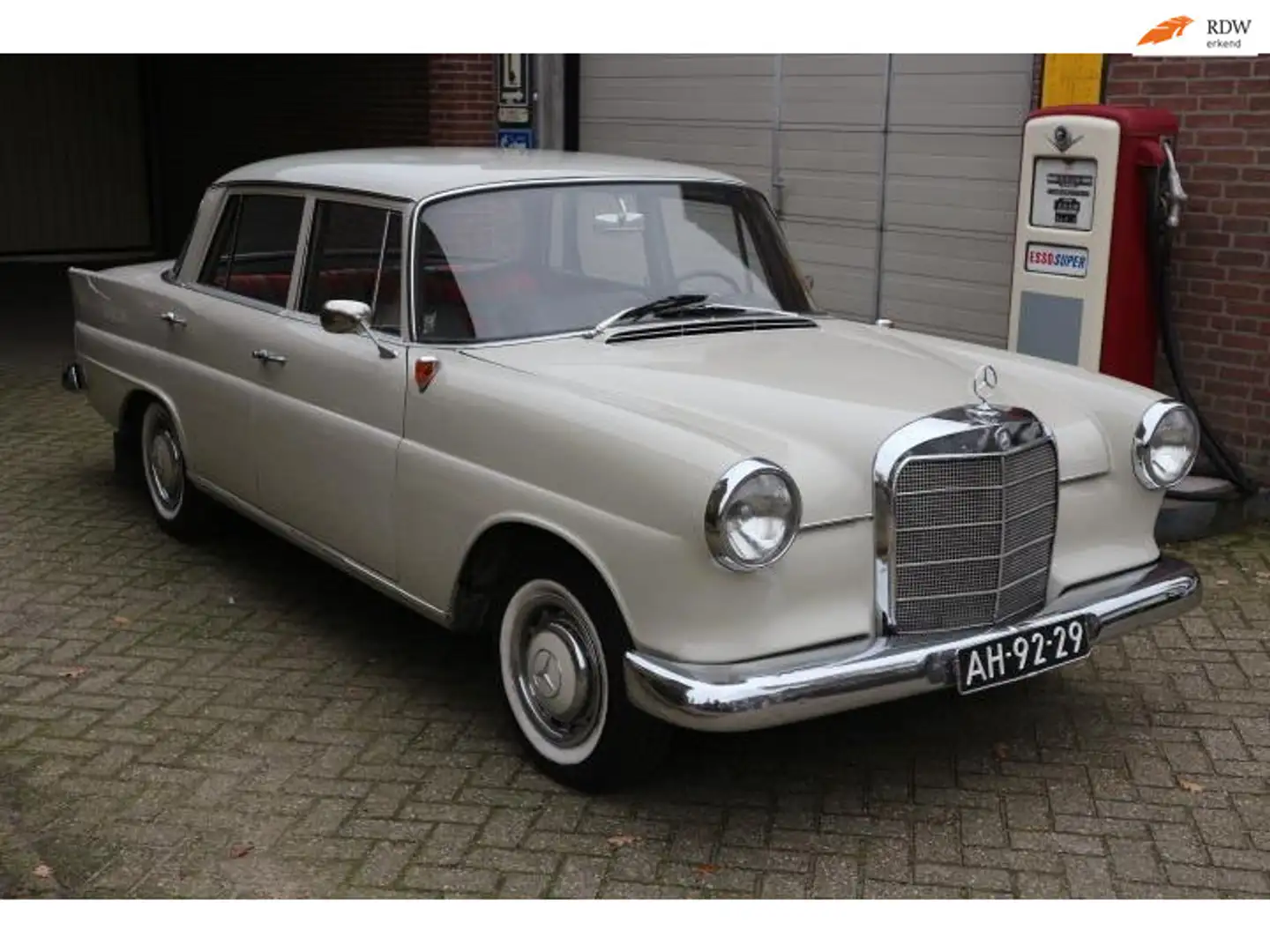 Mercedes-Benz 190 Zeer nette goede en harde auto Beige - 1
