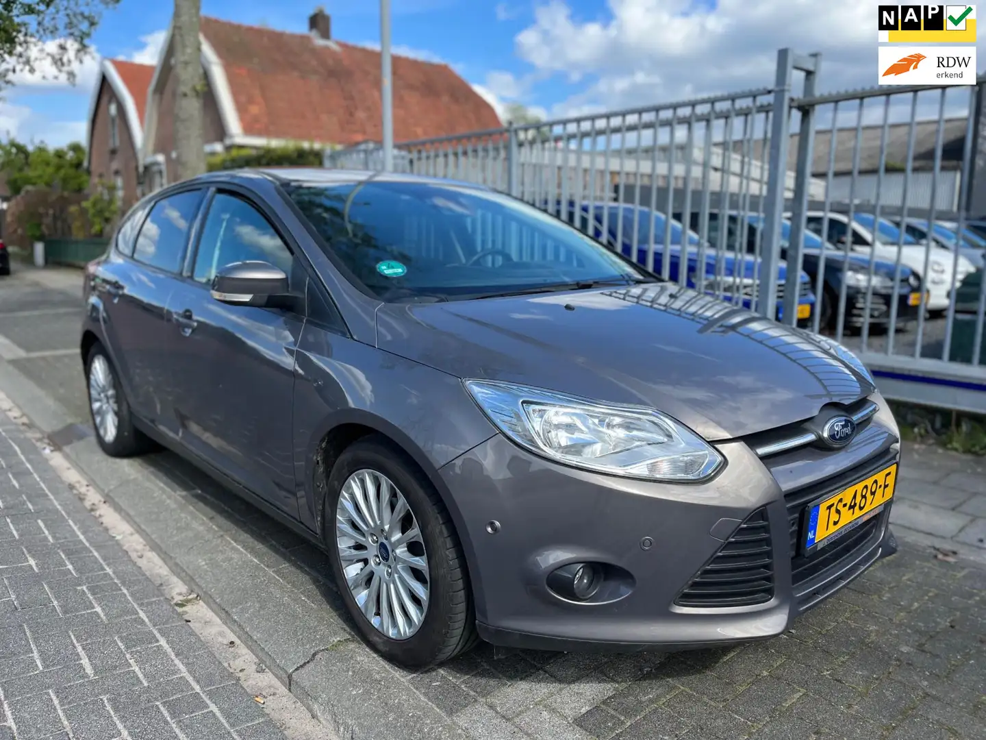 Ford Focus 1.0 EcoBoost Edition Plus | 17” | climate control Bruin - 1