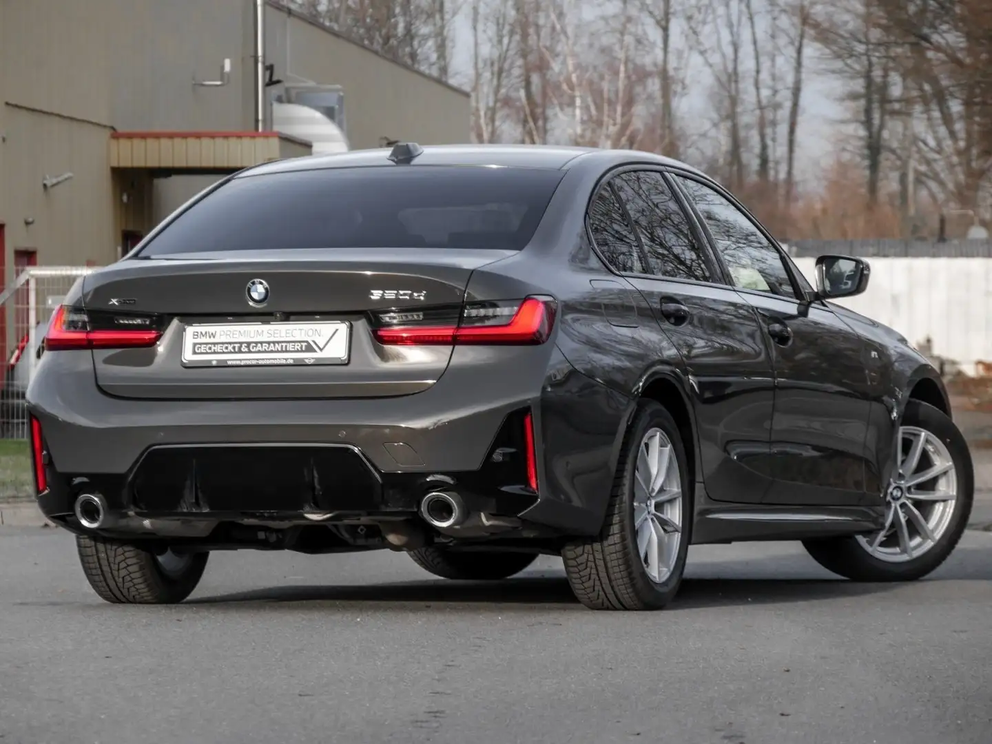 BMW 320 d xDrive ADAPT.LED+ACC+AHK+GLASDACH+DA+360° Grau - 2