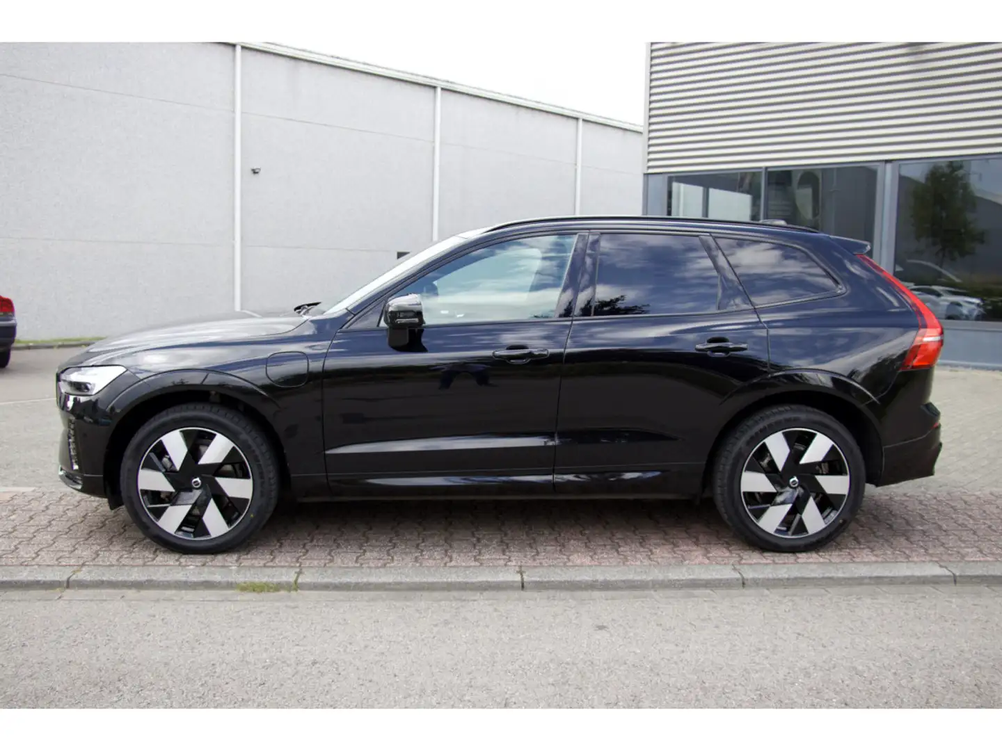 Volvo XC60 T6 AWD Plug-in Hybrid Ultra Dark ACC HuD HK Noir - 2