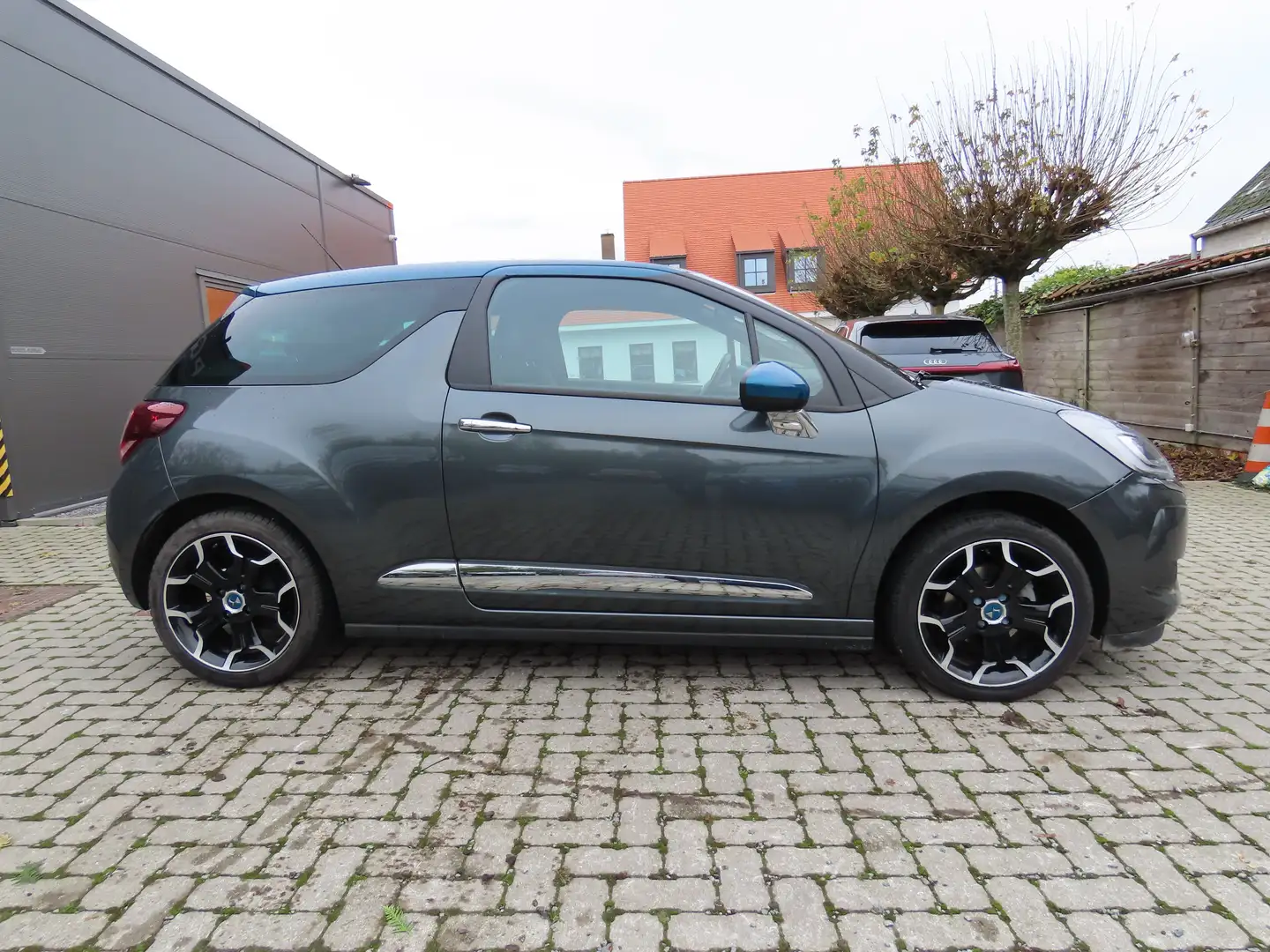 DS Automobiles DS 3 1.2 PureTech So Chic  8800km !!!! Grigio - 1