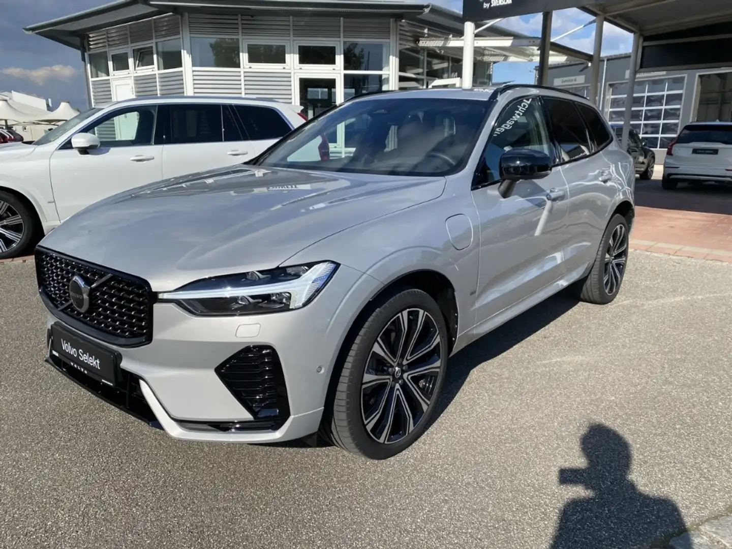 Volvo XC60 R Design Recharge Plug-In Hybrid AWD T8 Twin Engin Argento - 2