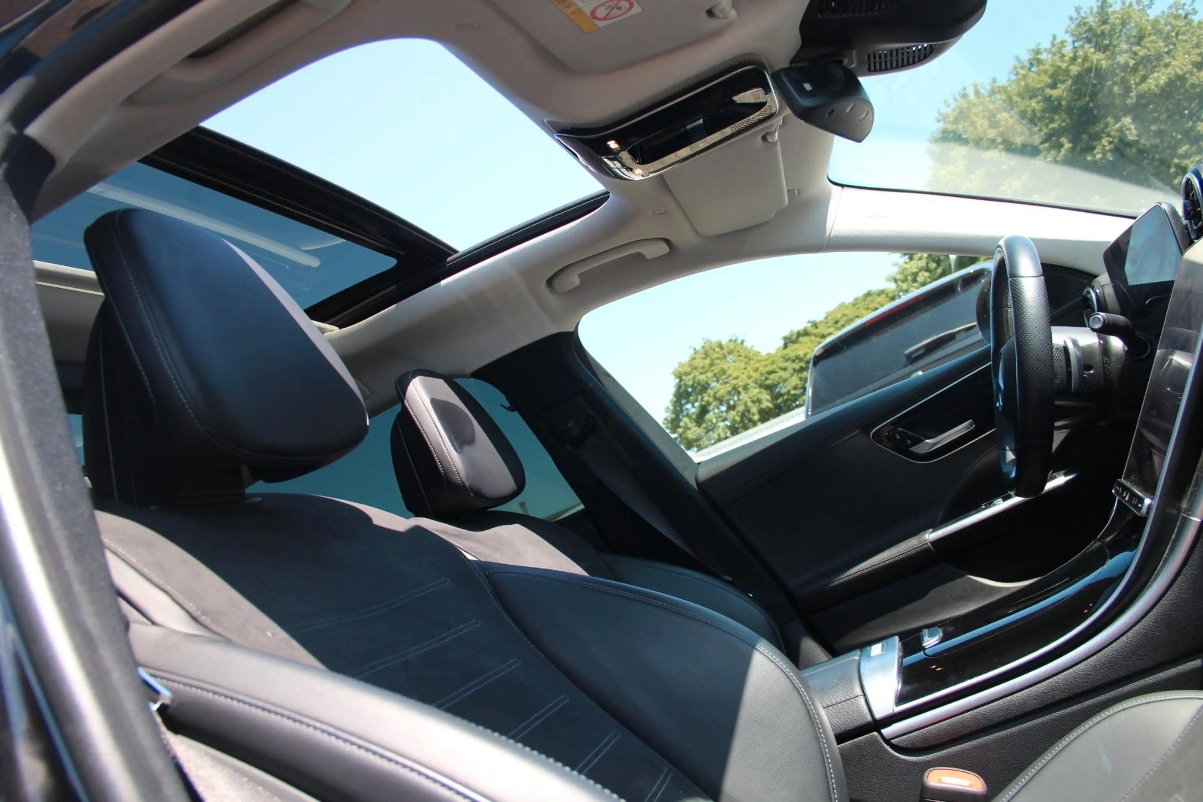 Mercedes-Benz C 220 d T AMG Line, Pano, LED — photo 15