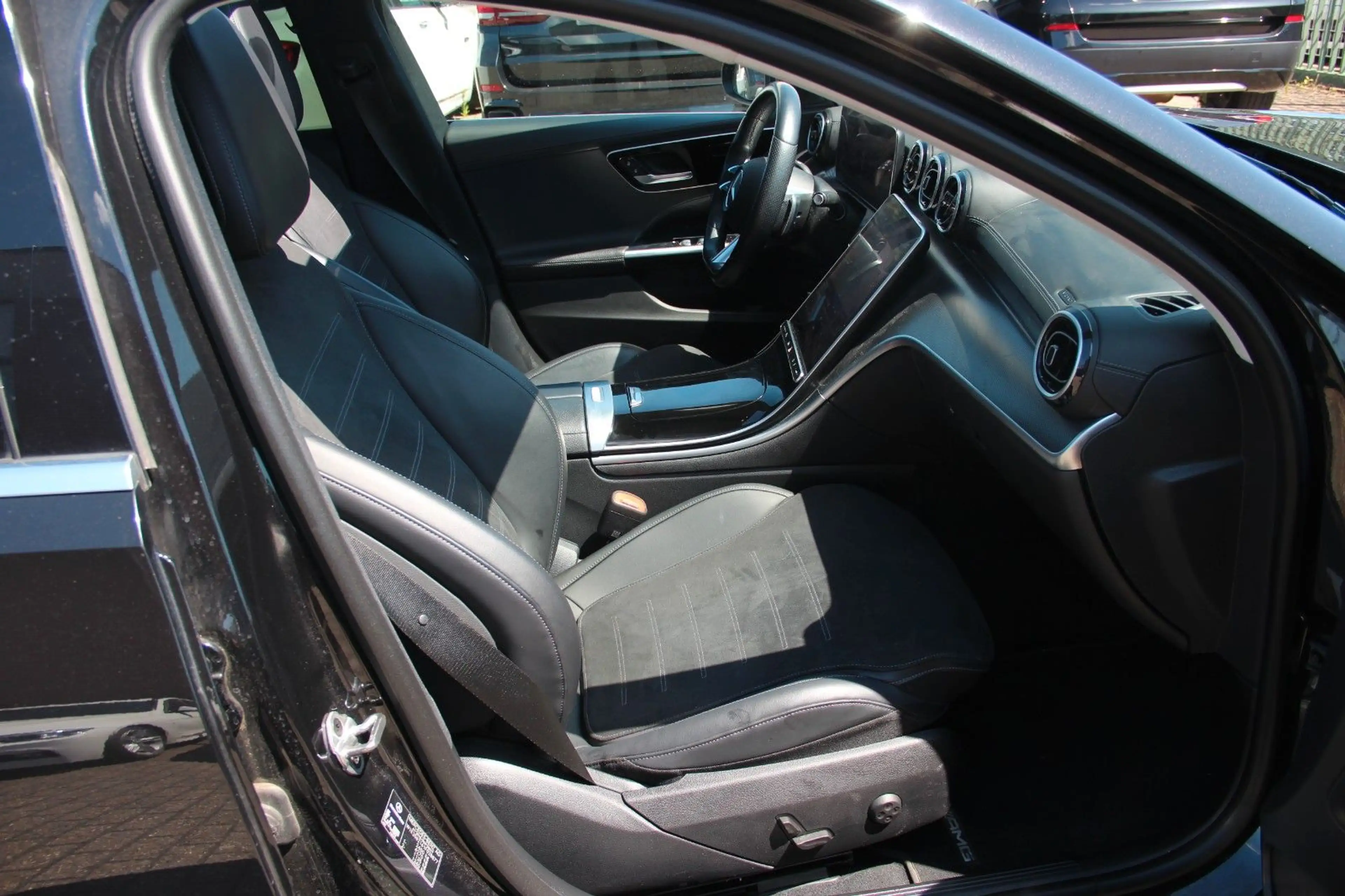 Mercedes-Benz C 220 d T AMG Line, Pano, LED — photo 13