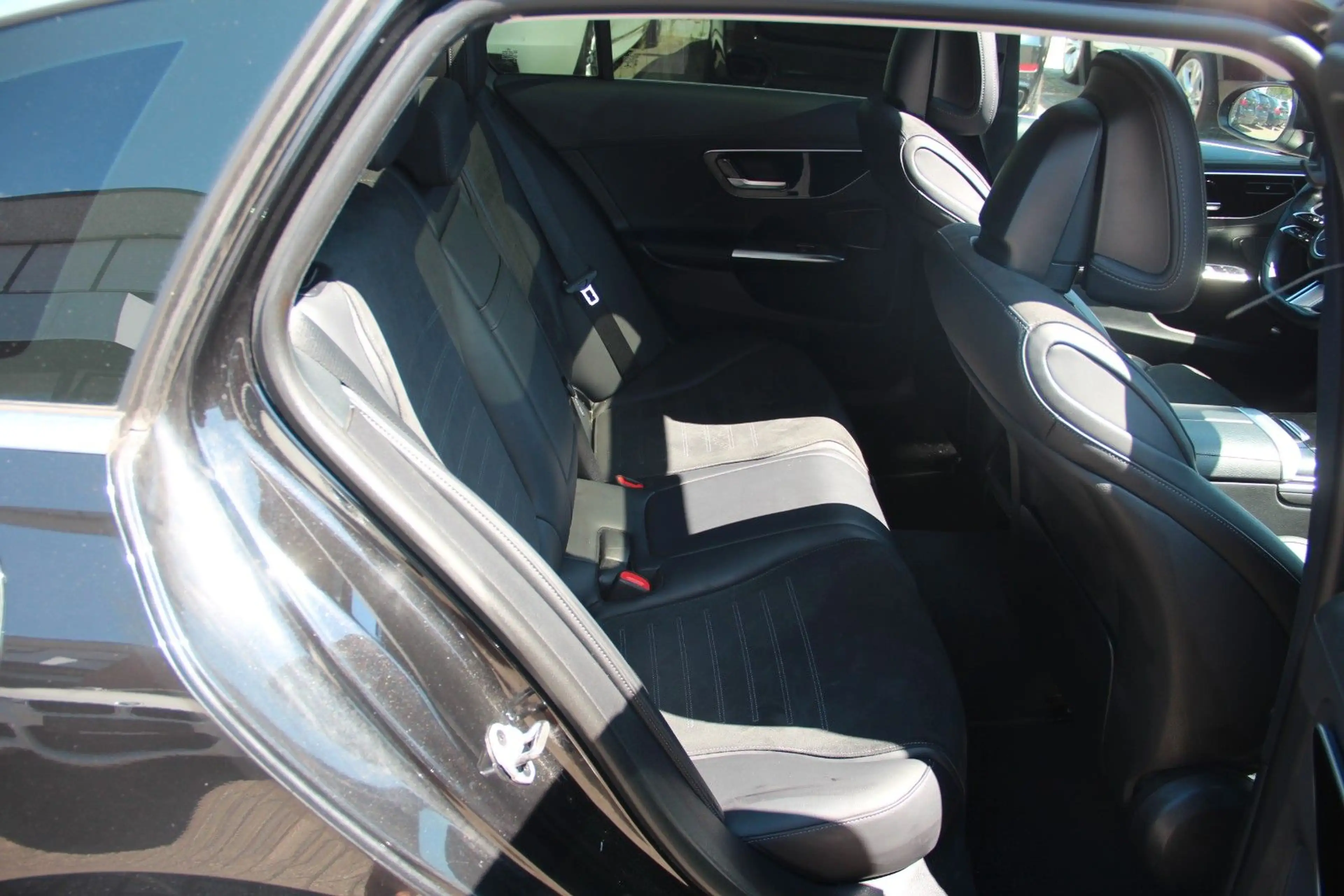 Mercedes-Benz C 220 d T AMG Line, Pano, LED — photo 12