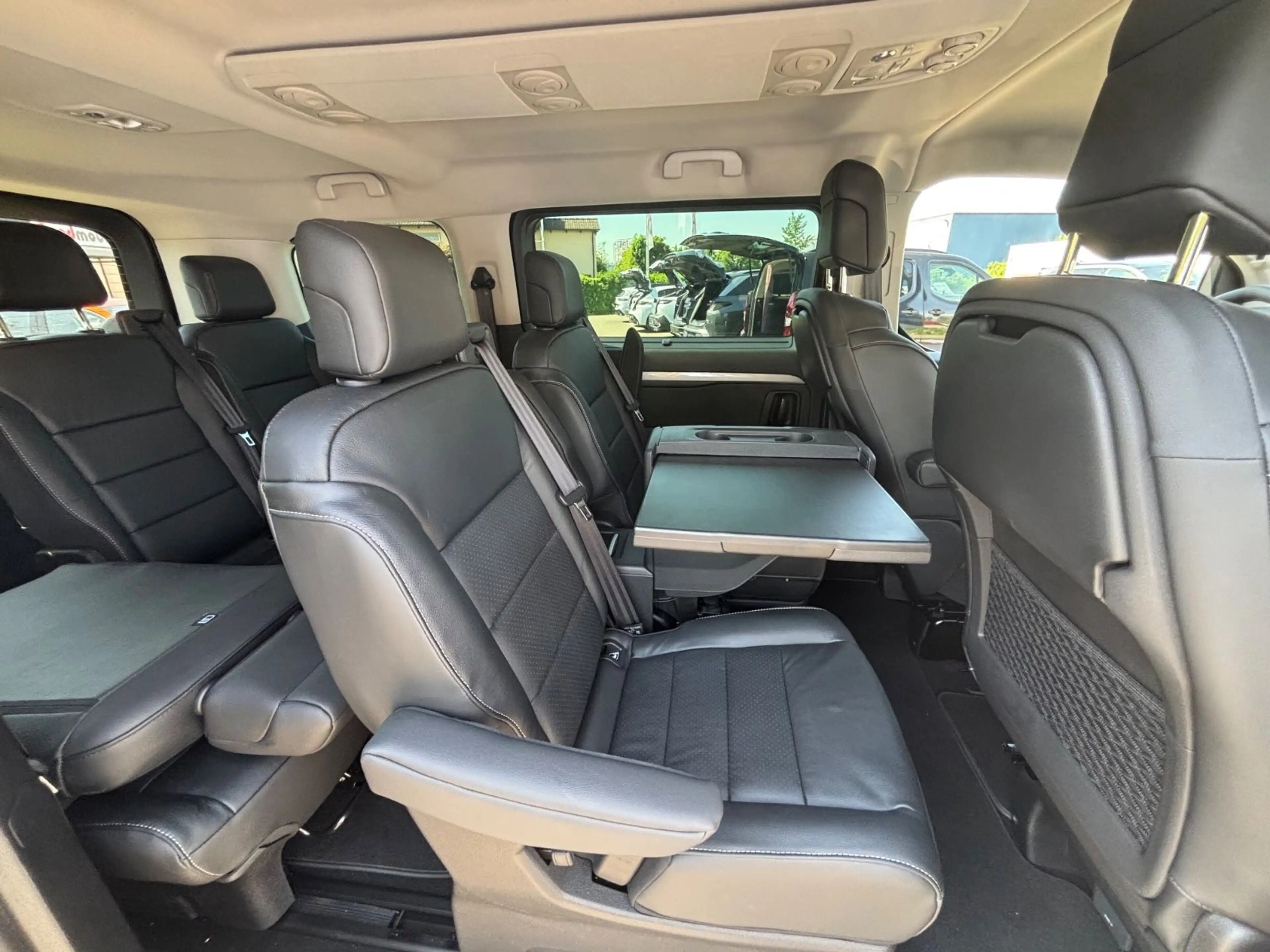 Peugeot Traveller L2 2.0 BlueHDi 180 EAT8 Allure — photo 9