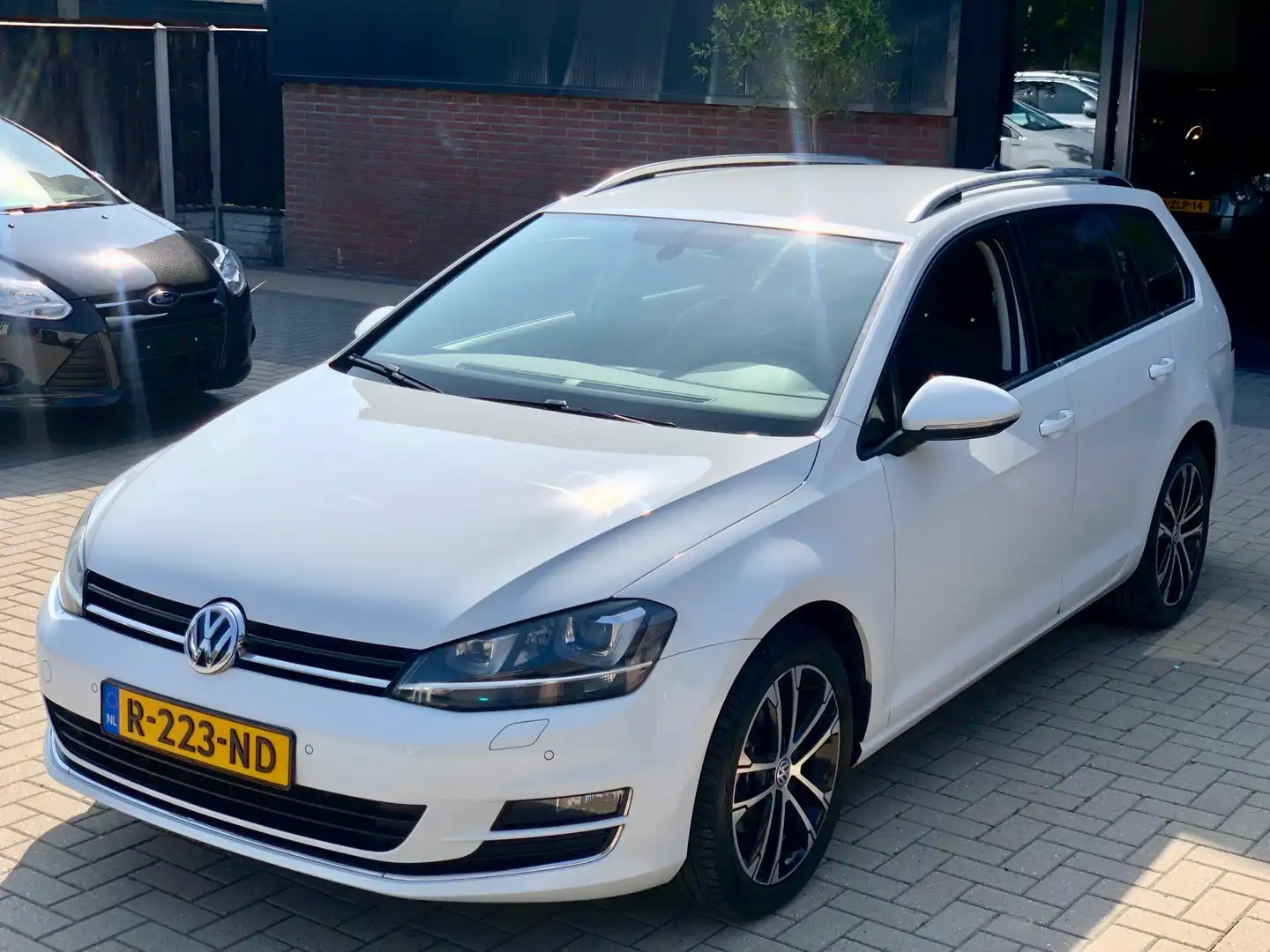 Volkswagen Golf Variant 1.4 TSI 150pk Highline AUTOMAAT NIEUWSTAAT LED NAV Blanc - 1