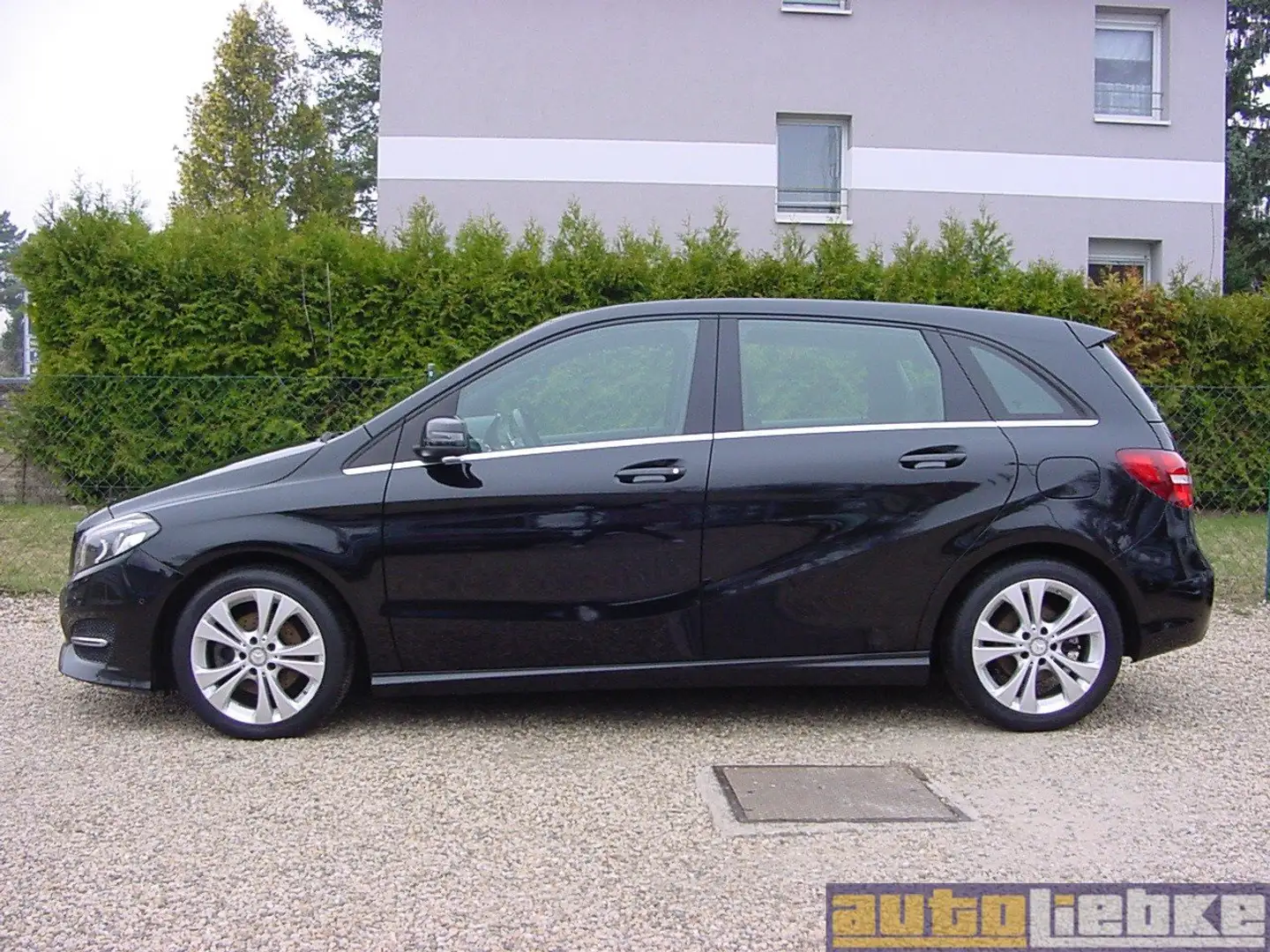 Mercedes-Benz B 180 URBAN AUTOM,LED,NAVI,KLIMA,SHZ,PARK-ASS,GRA,BT Noir - 2