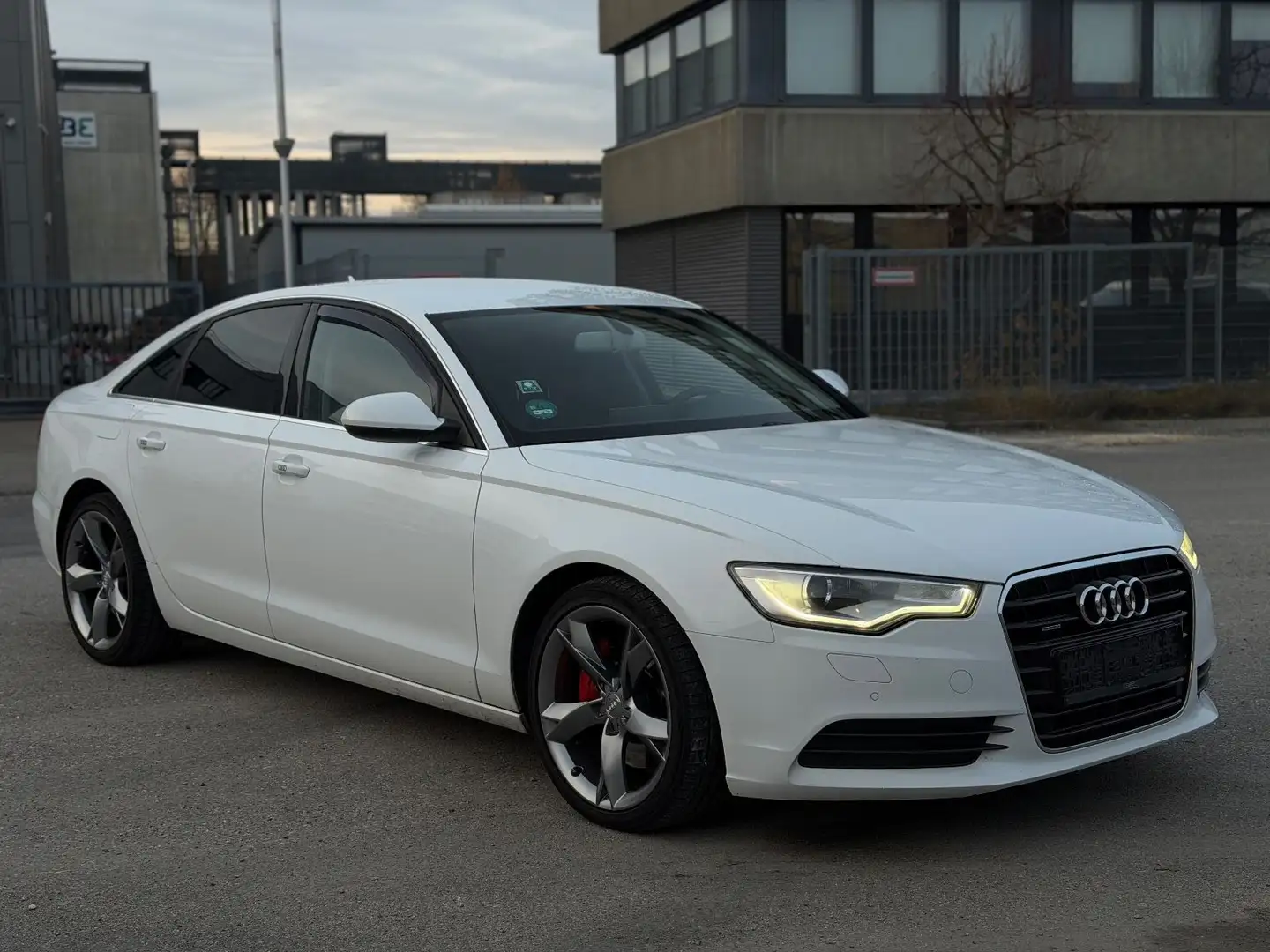 Audi A6 Lim. 3.0 TDI Quattro Automatik BOSE Blanc - 2