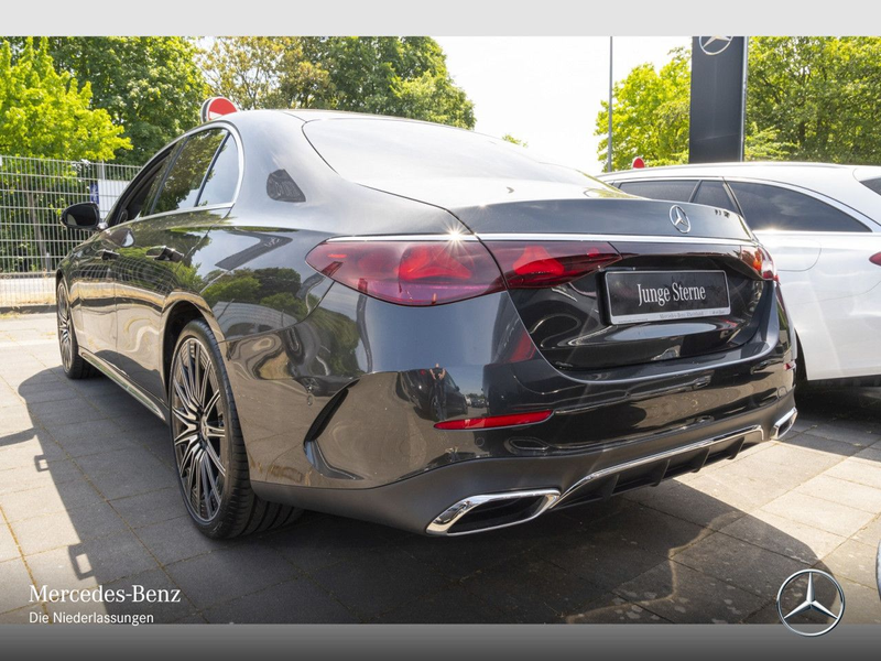Mercedes-Benz E 450 4M AMG Fahrass 360° Airmat Stdhzg Pano HUD — photo 11