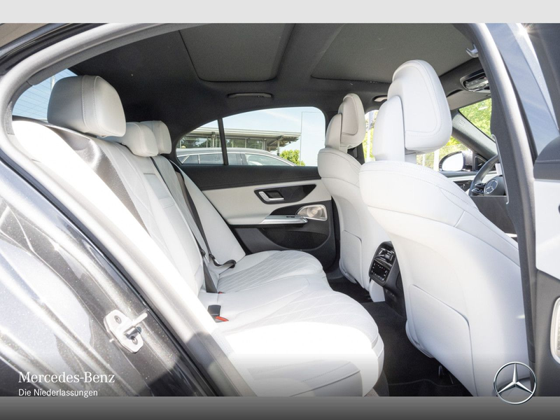 Mercedes-Benz E 450 4M AMG Fahrass 360° Airmat Stdhzg Pano HUD — photo 12