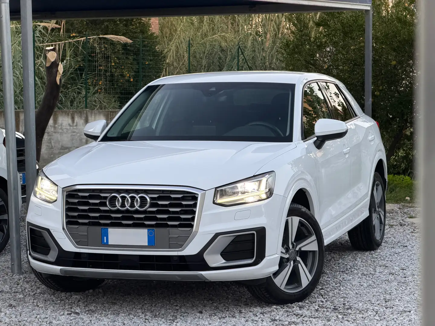 Audi Q2 30 1.6 TDI Admired s-tronic Wit - 1
