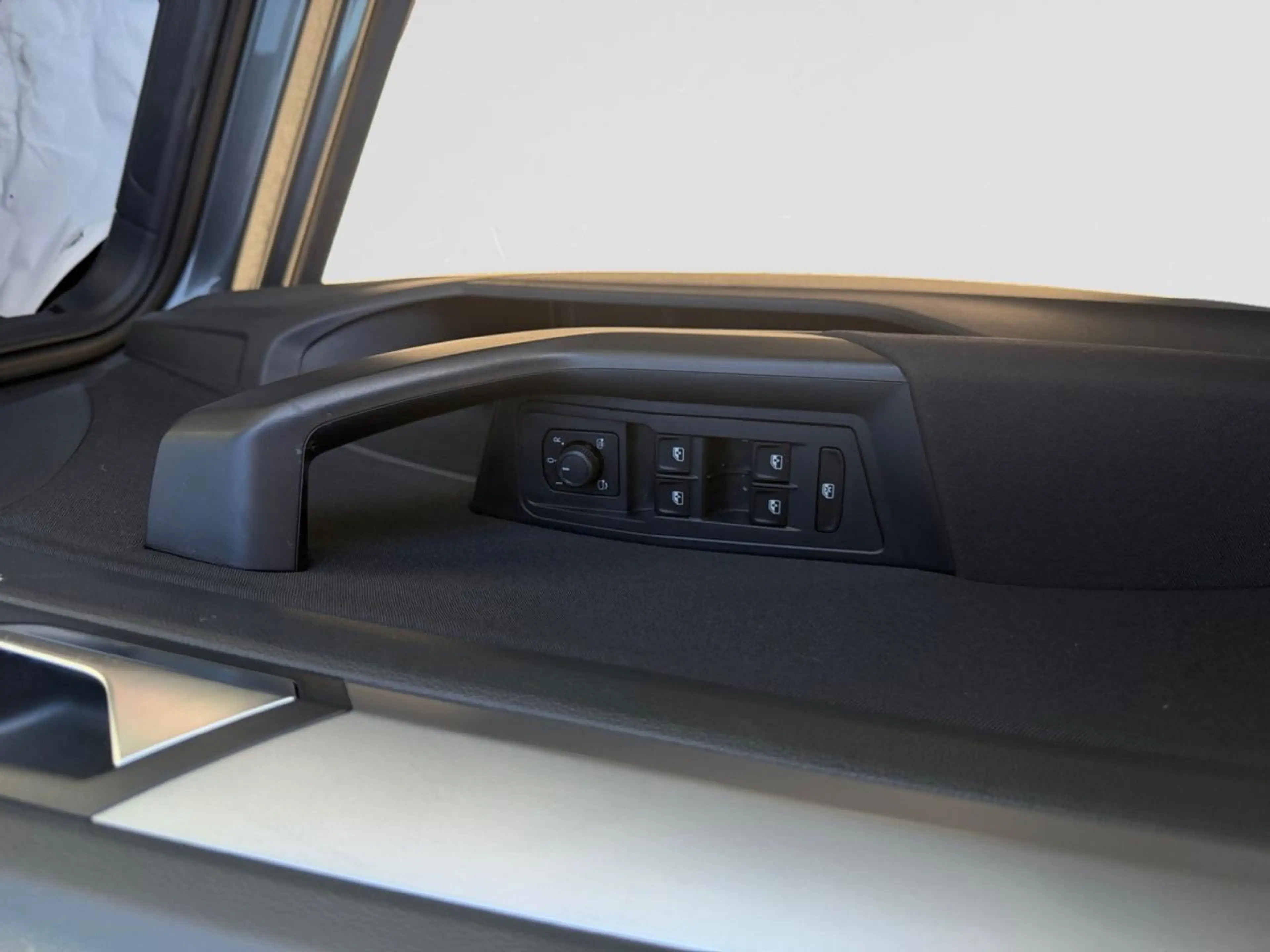 Volkswagen T-Roc 1.0 TSI Life — photo 5