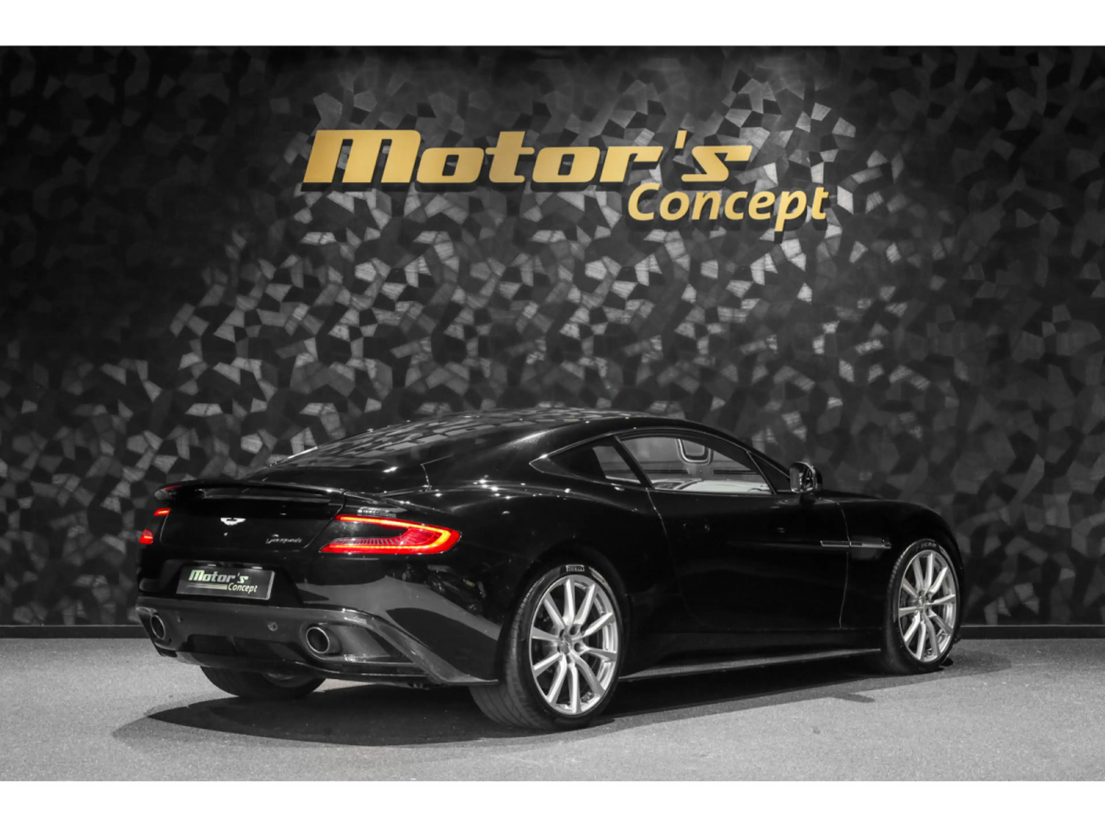 Aston Martin Vanquish 6.0 V12 — photo 3