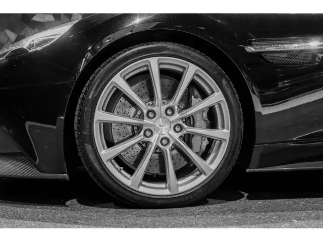 Aston Martin Vanquish view 9