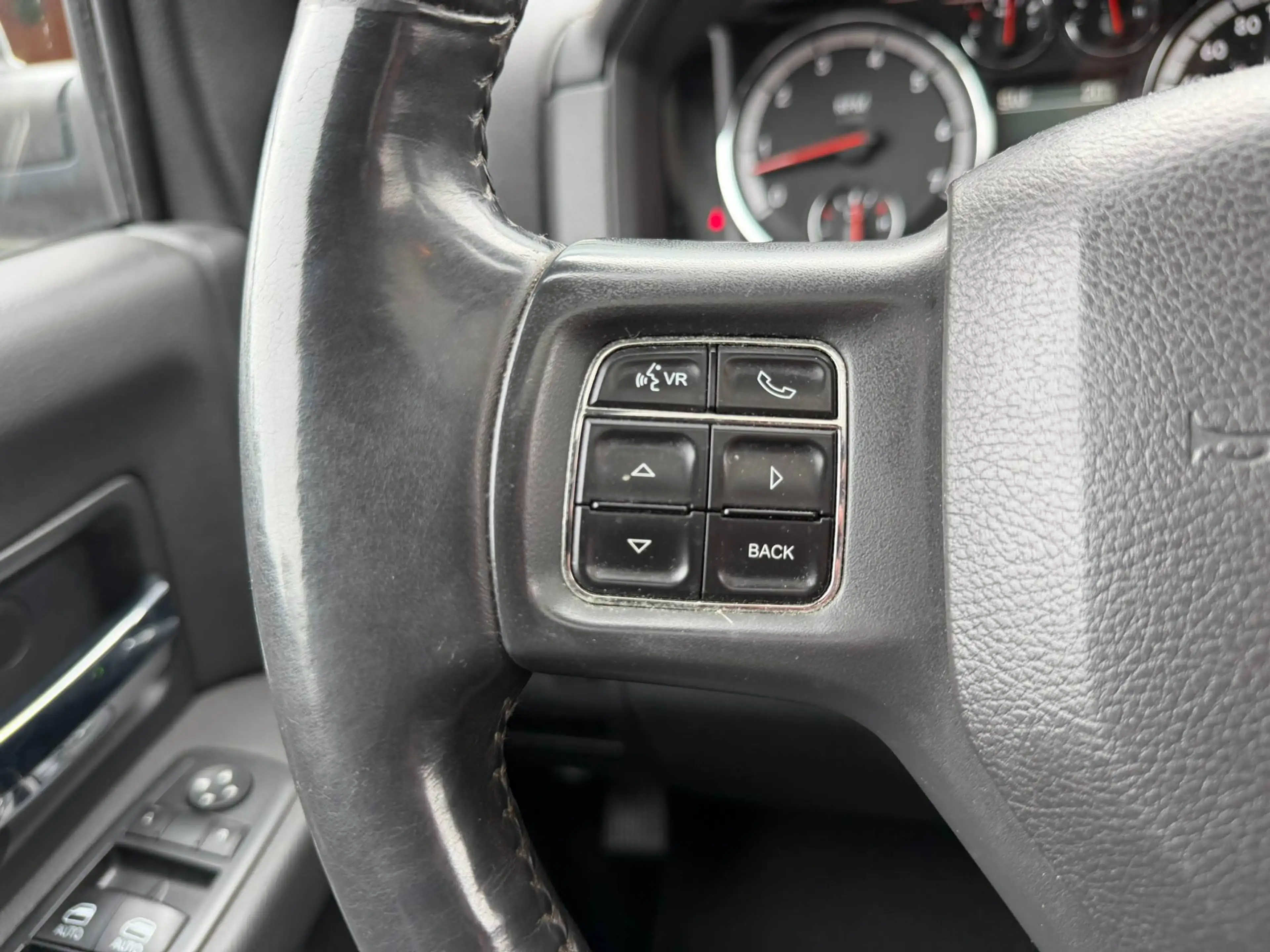 Dodge RAM 5.7 HEMI / LARAMIE / LPG / 4X4 / TREKHAAK / AIRCO / CARPLAY — photo 15