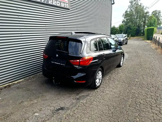 BMW 2 Series view 8