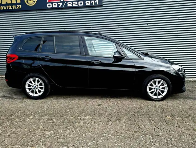 BMW 2 Series view 3