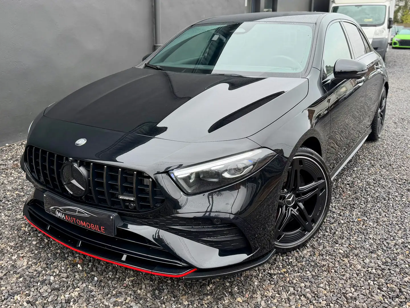 Mercedes-Benz A 35 AMG 4-Matic Schwarz - 2