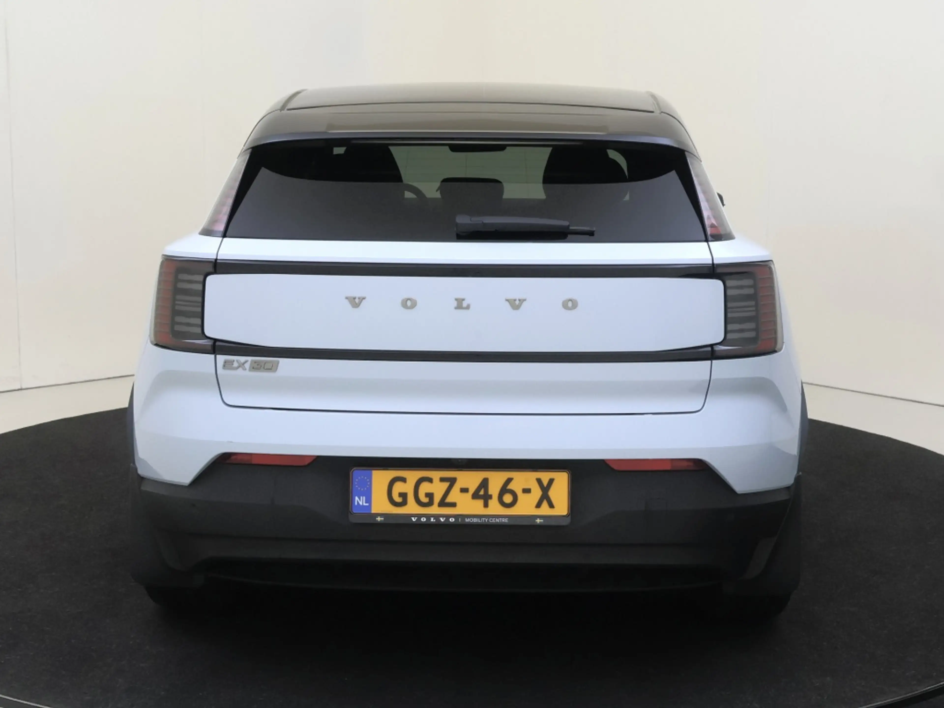 Volvo EX30 Single Plus 51 kWh — photo 5