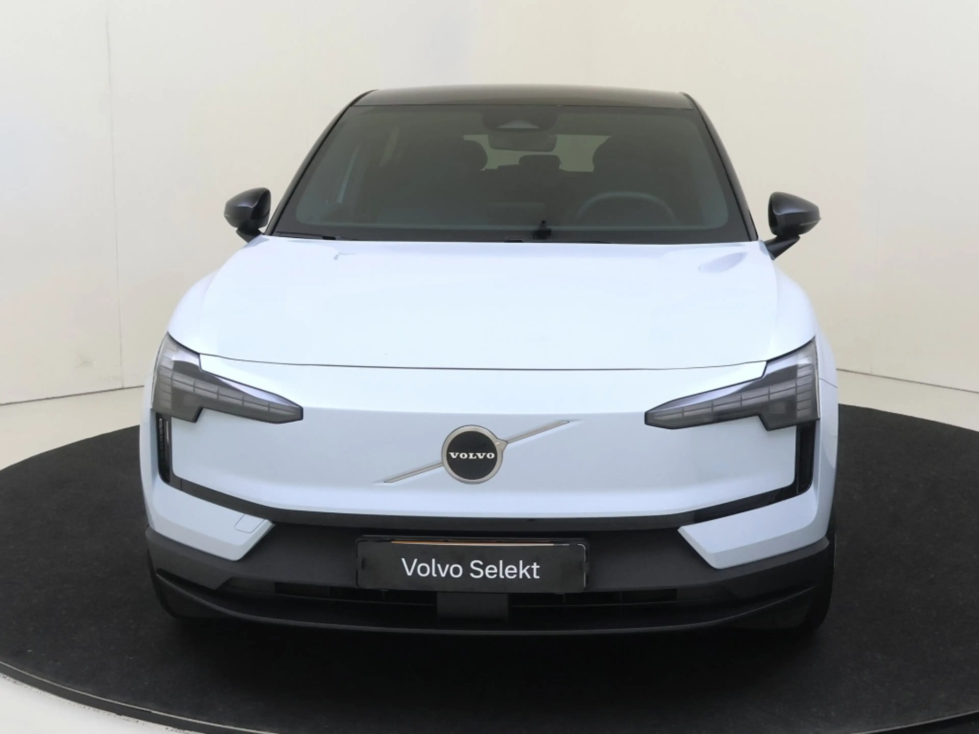 Volvo EX30 Single Plus 51 kWh — photo 3