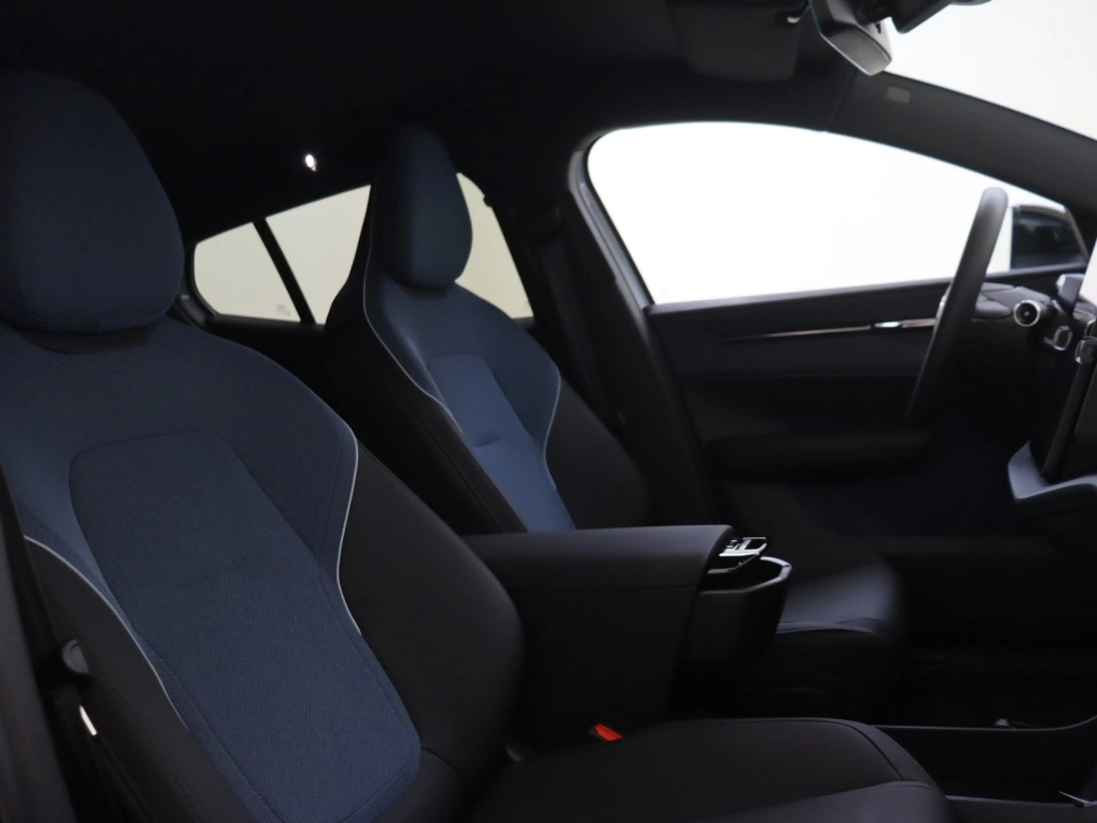Volvo EX30 Single Plus 51 kWh — photo 14