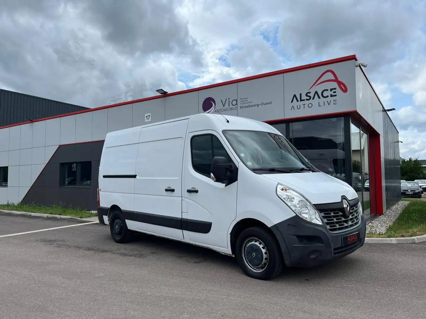Renault Master Grand Confort 3T5 L2H2 2.3 dCi 170 BVA -13 250 HT  Blanco - 1