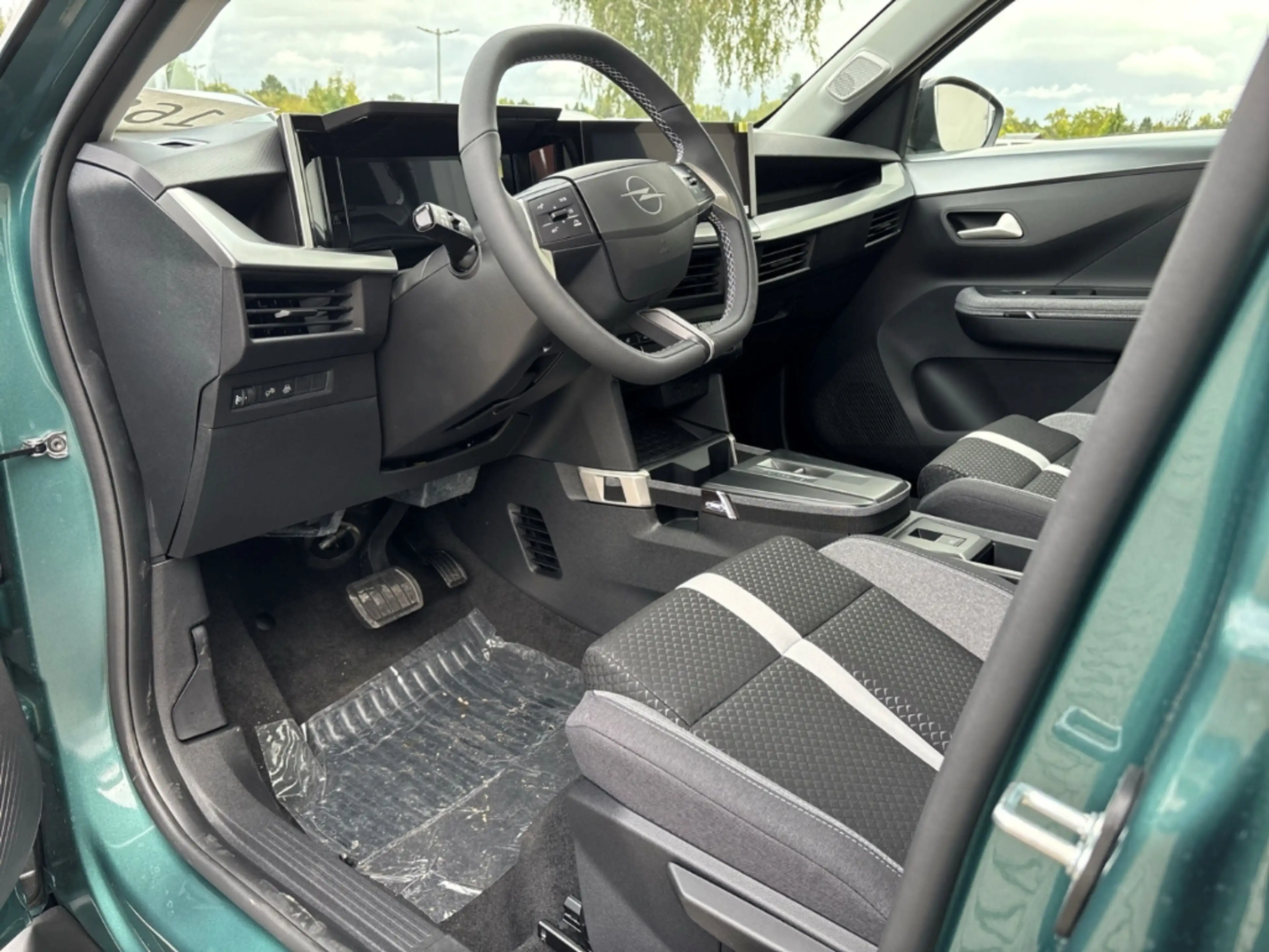 Opel Frontera Ultimate 1.2 Hybrid, FS beheizbar,NAVI,Kamera,Allw — photo 8