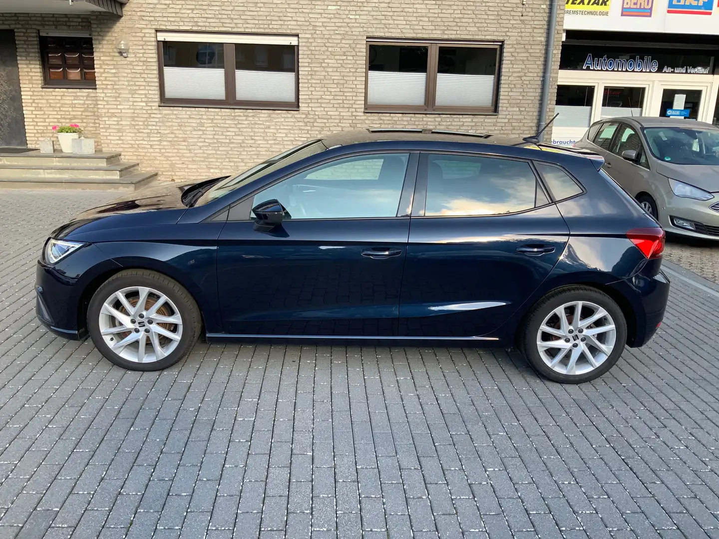 SEAT Ibiza FR Blau - 2