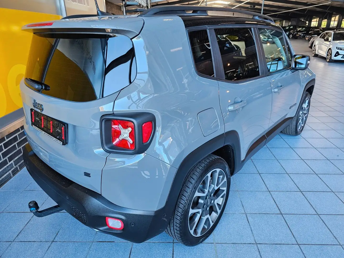Jeep Renegade S Plug-In-Hybrid 4xe Kamera LED ACC AHK Grijs - 2
