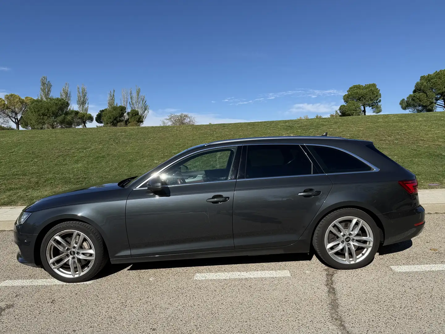 Audi A4 3.0TDI Sport ed. quattro Tip. 200kW Gris - 1