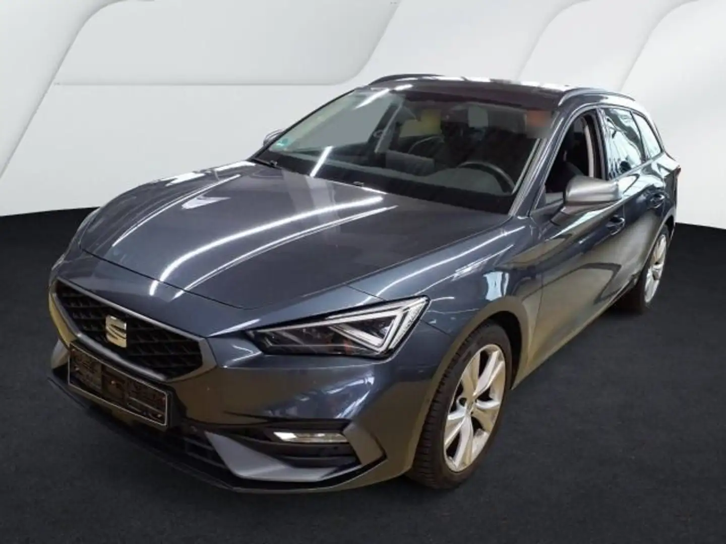 SEAT Leon Sportstourer 1.5 eTSI FR MATRIX SIDE-ASSIST Grau - 2