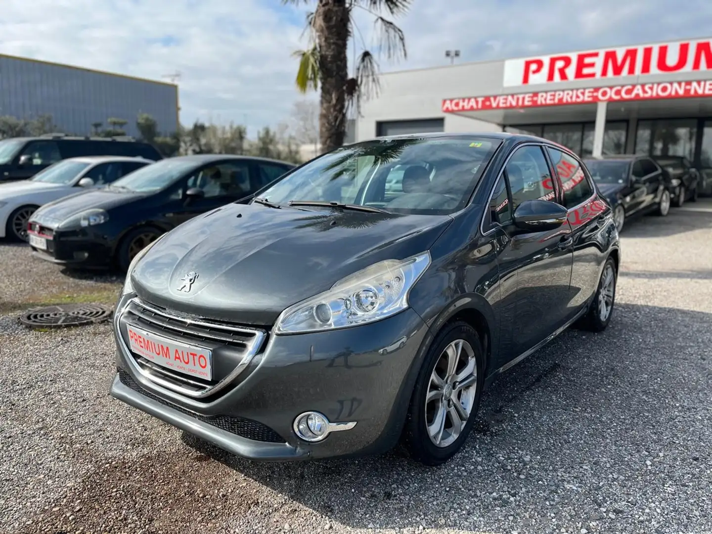 Peugeot 208 1.6 VTi 120ch - Finition Allure - 5 portes - Moteur à chaîne Grau - 1