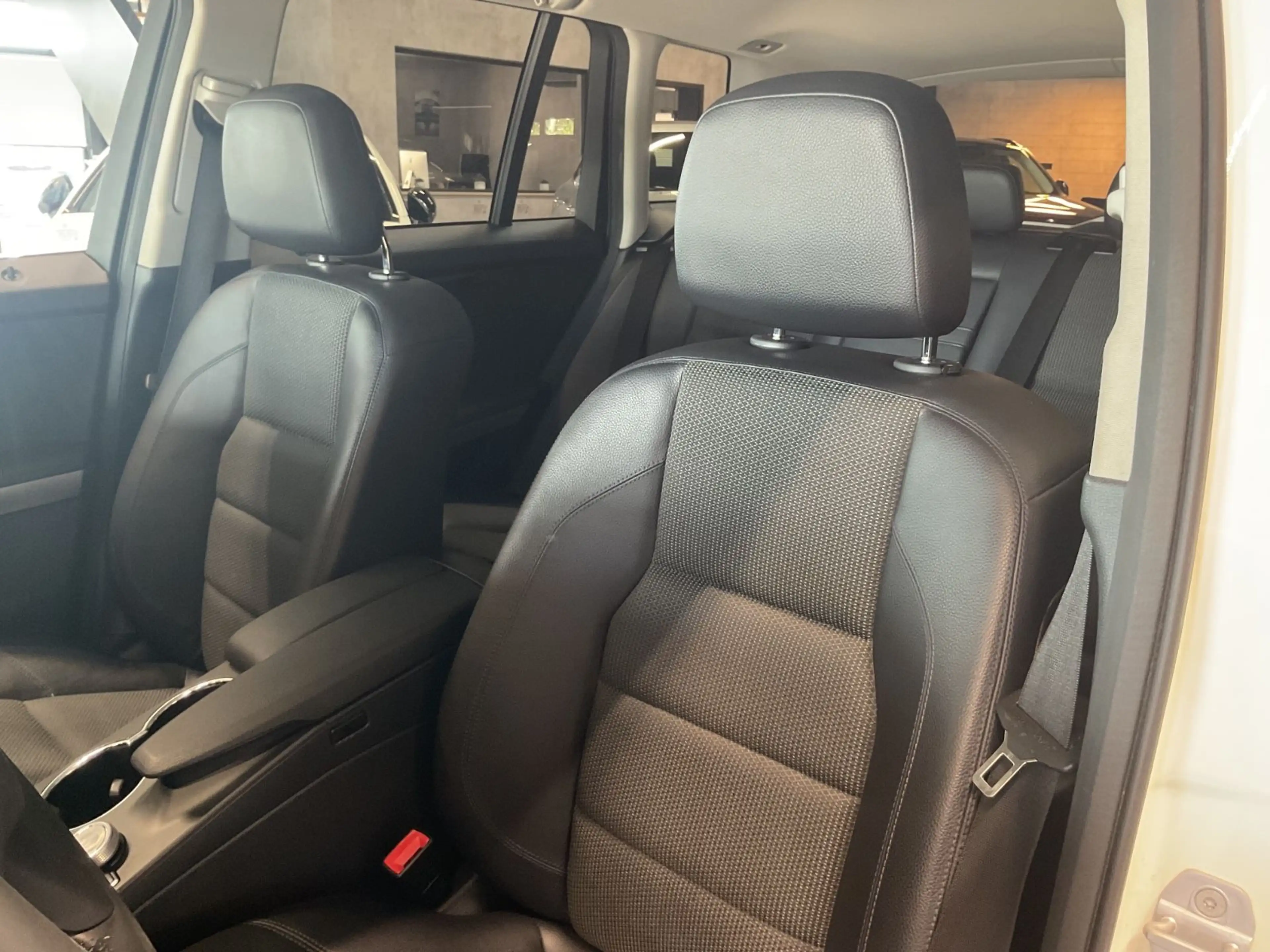 Mercedes-Benz GLK 220 CDI 4Matic 2x Sport-Paket AHK Navi Xenon — photo 10