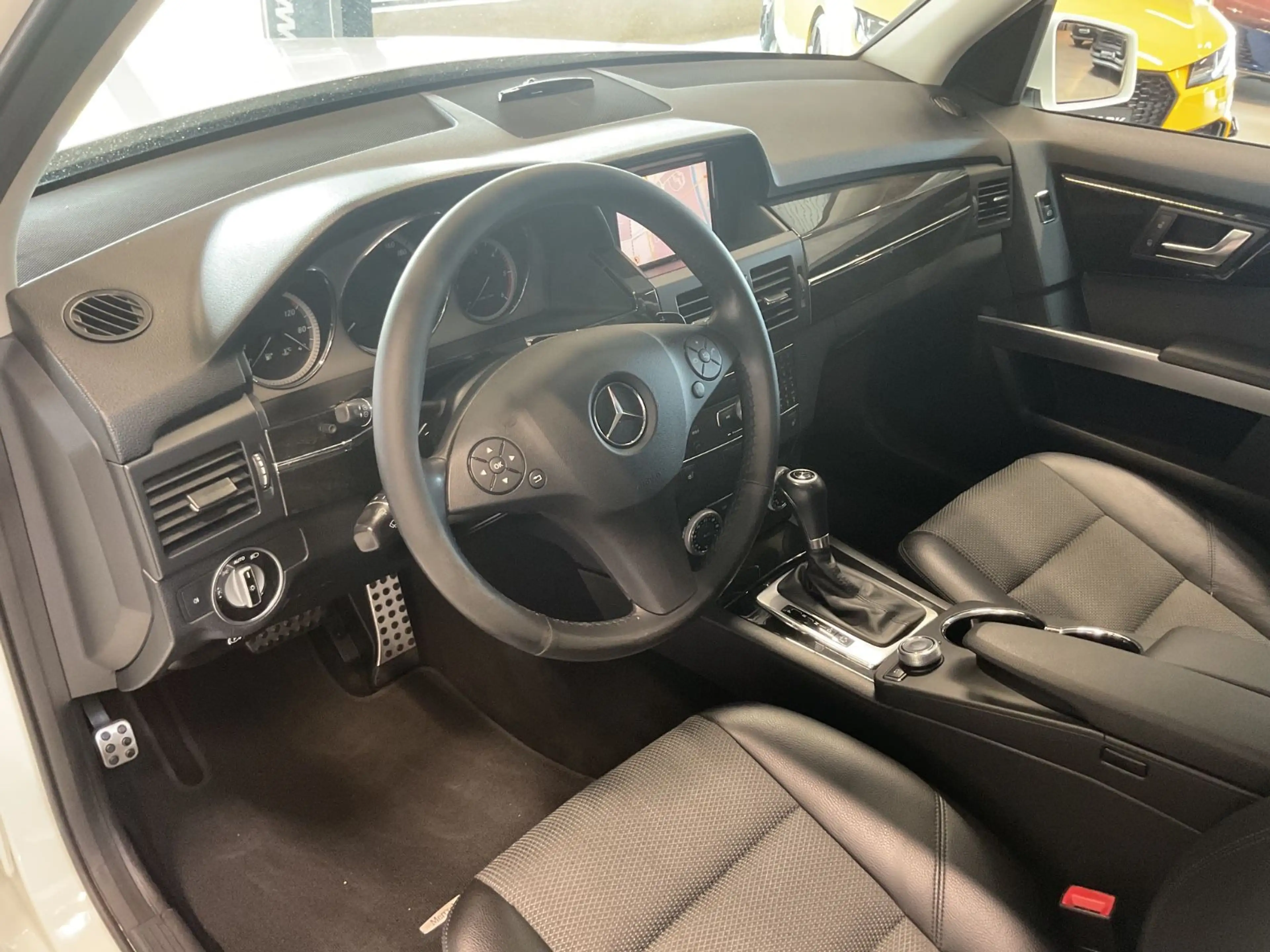 Mercedes-Benz GLK 220 CDI 4Matic 2x Sport-Paket AHK Navi Xenon — photo 8