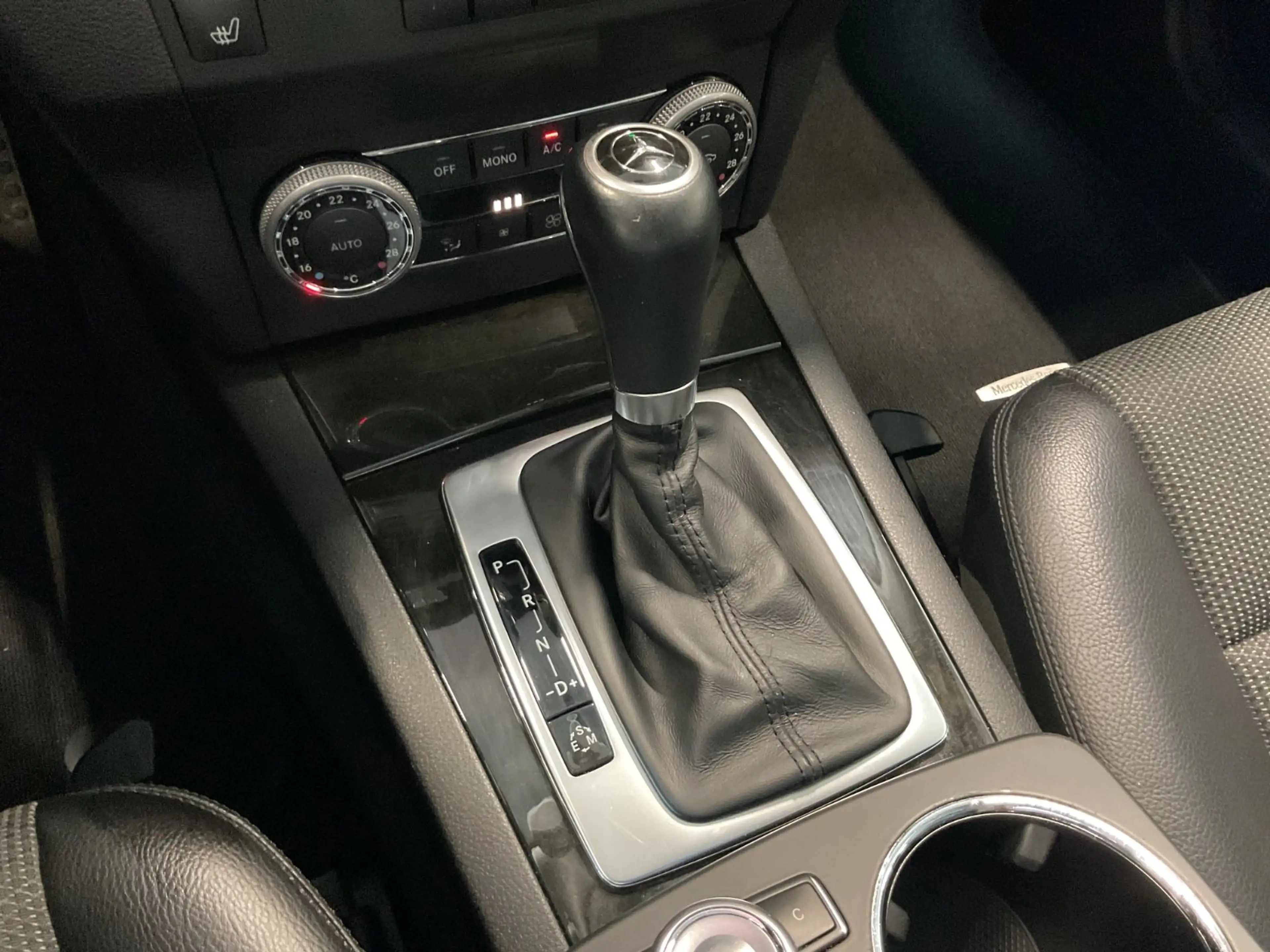 Mercedes-Benz GLK 220 CDI 4Matic 2x Sport-Paket AHK Navi Xenon — photo 12