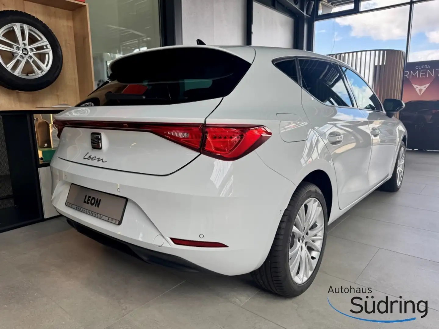 SEAT Leon 1,5eTSI Style Edition DSG Navi ACC Rückfk. Weiß - 2