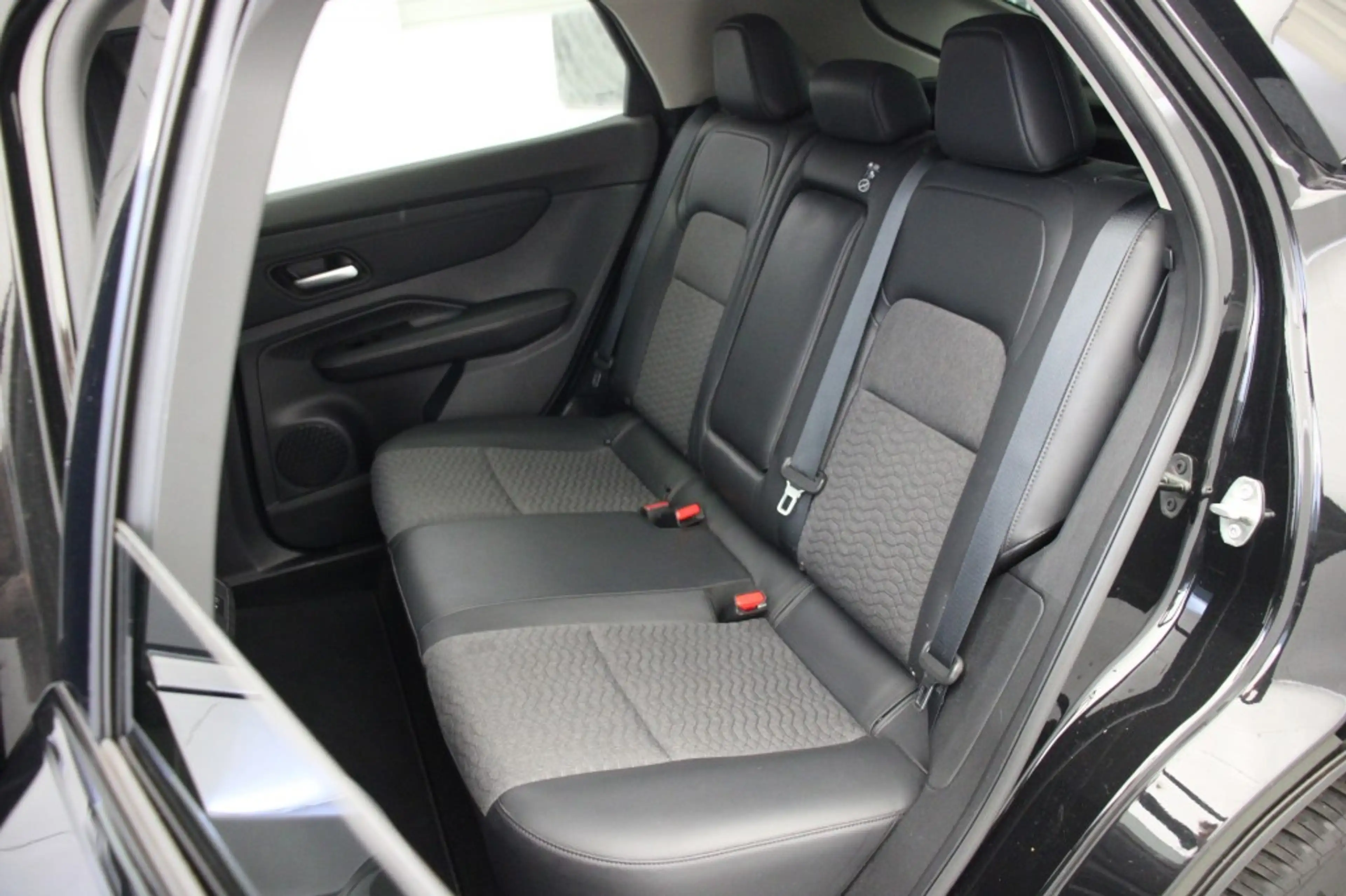 Nissan Ariya Evolve 66 kWh - Carplay, Camera, Adapt. Cruise, St — photo 13