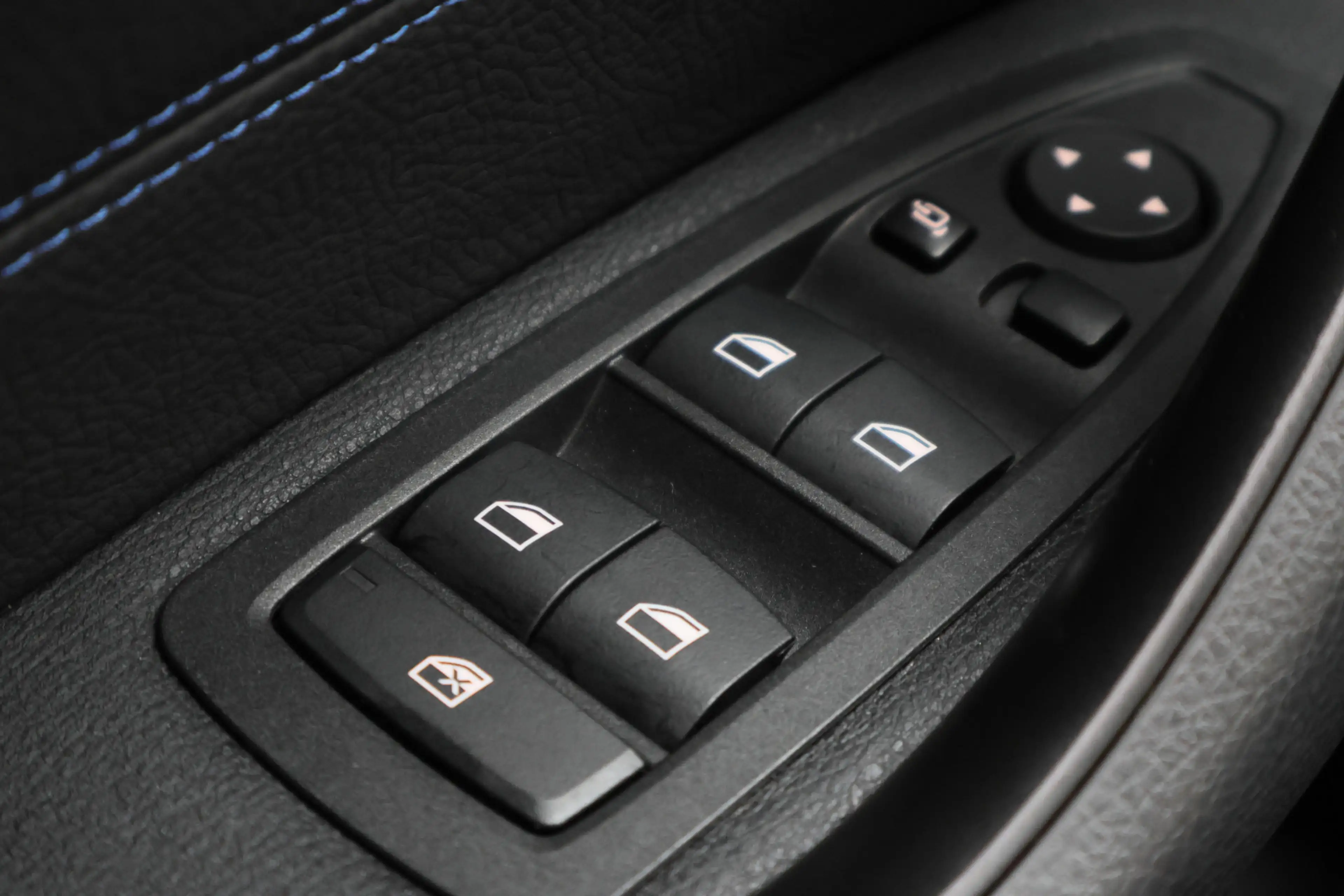 BMW X2 M35i Business Edition Plus — photo 35